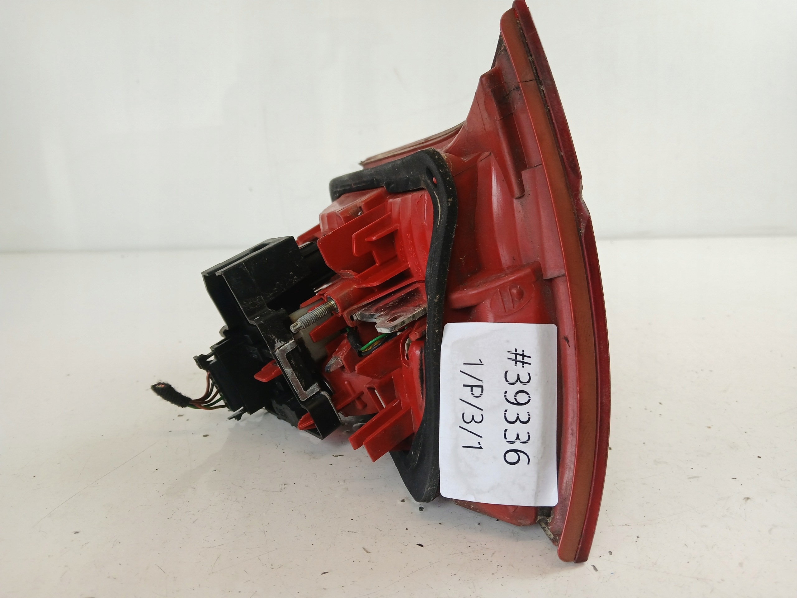 AUDI A6 C6 KOMBI AVANT light right rear part trunk door LED