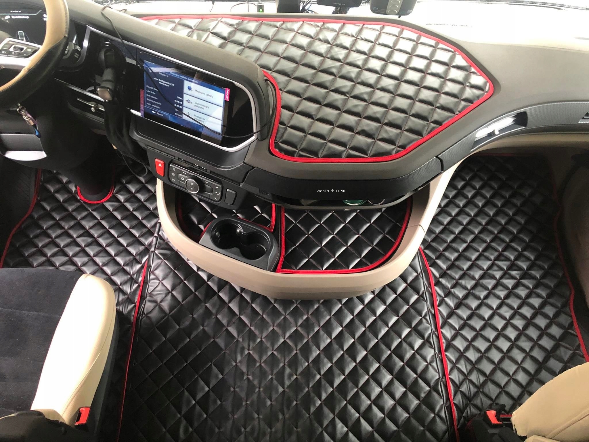 КОВЕР КОВРИКИ СТЕГАНЫЕ DAF XG/ XG + ОТ 2021R НОВЫЙ