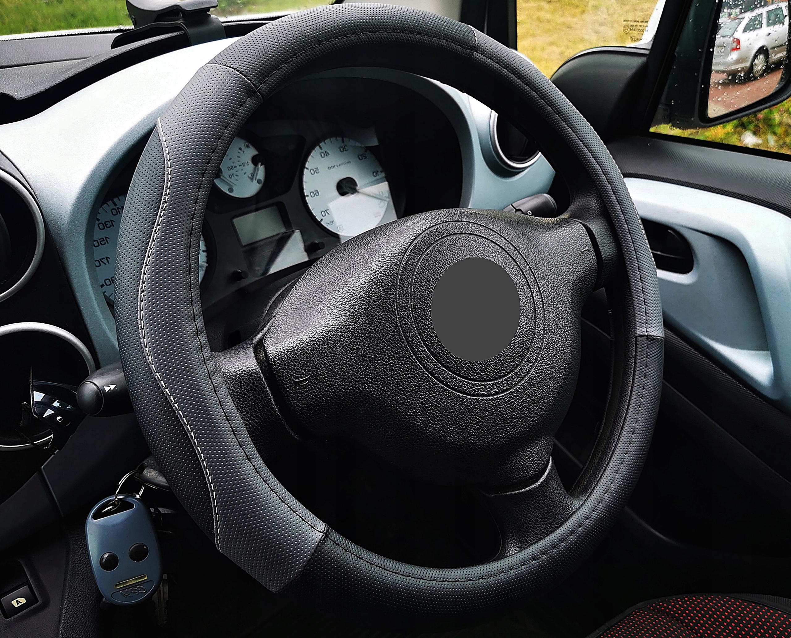 Pokrowiec na kierownice czarno szary 37-39 cm. skóra perforowana Exclusive Producent inny