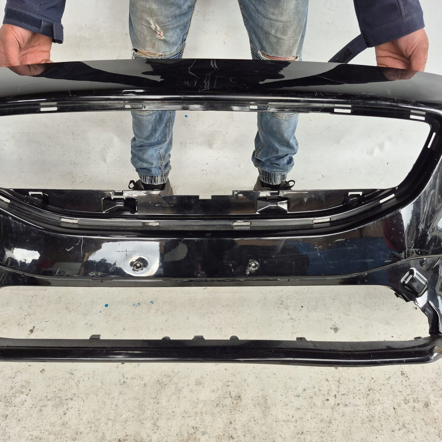 VOLVO V40 R-design 12- bumper front front PDC
