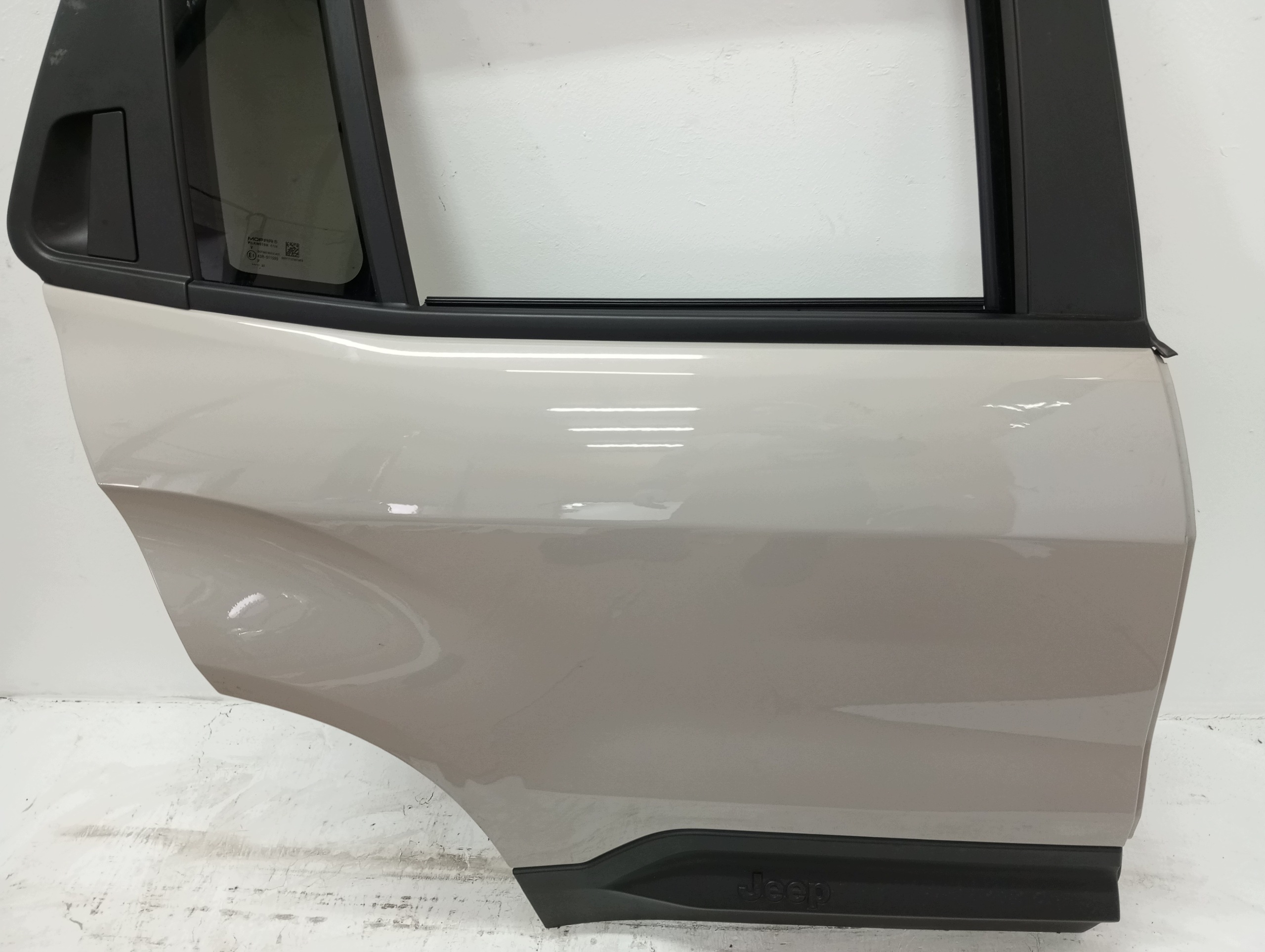door right rear. JEEP AVENGER 25R