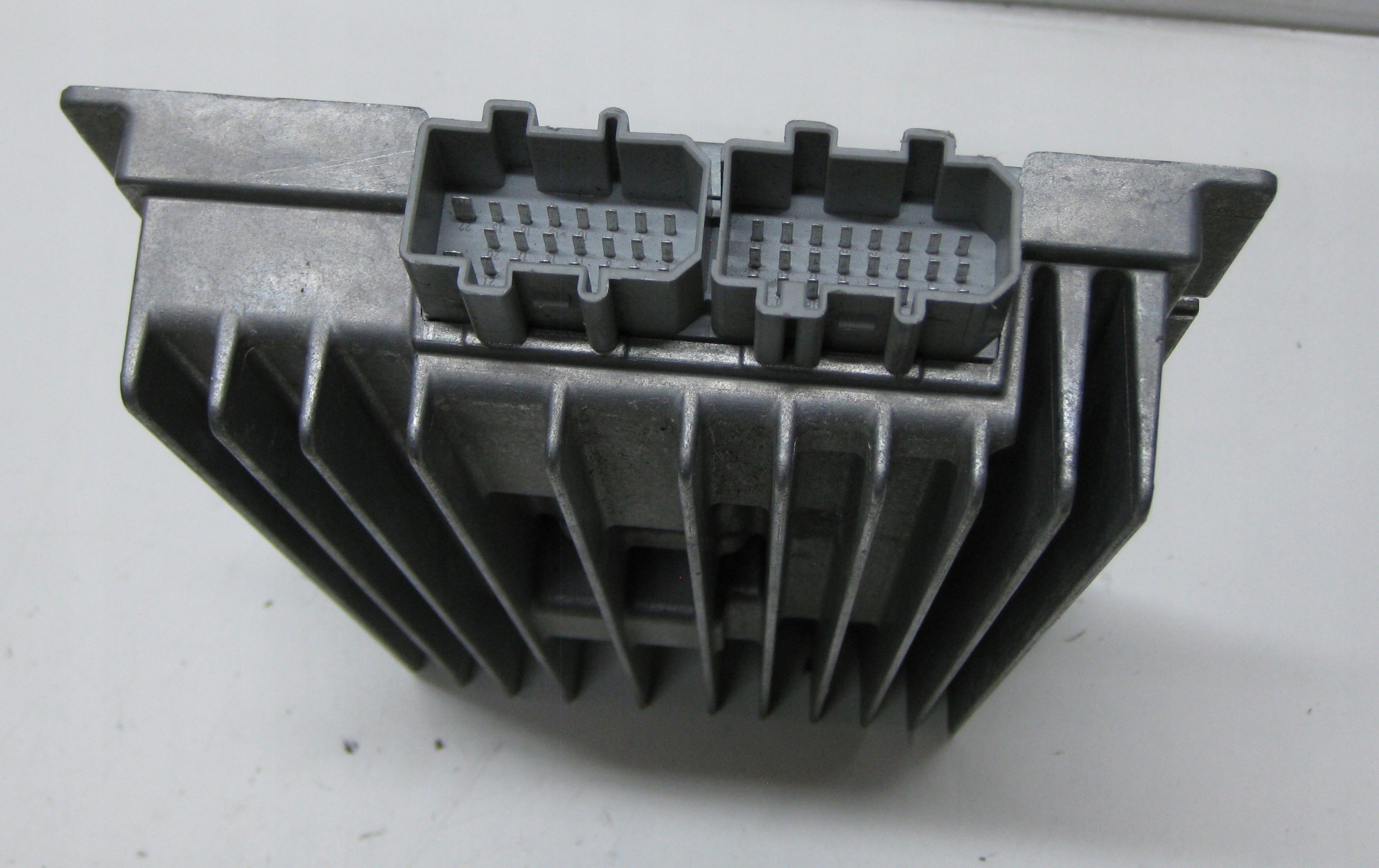VW PASSAT B7 amplifier AUDIO DYNAUDIO 3C8035456F