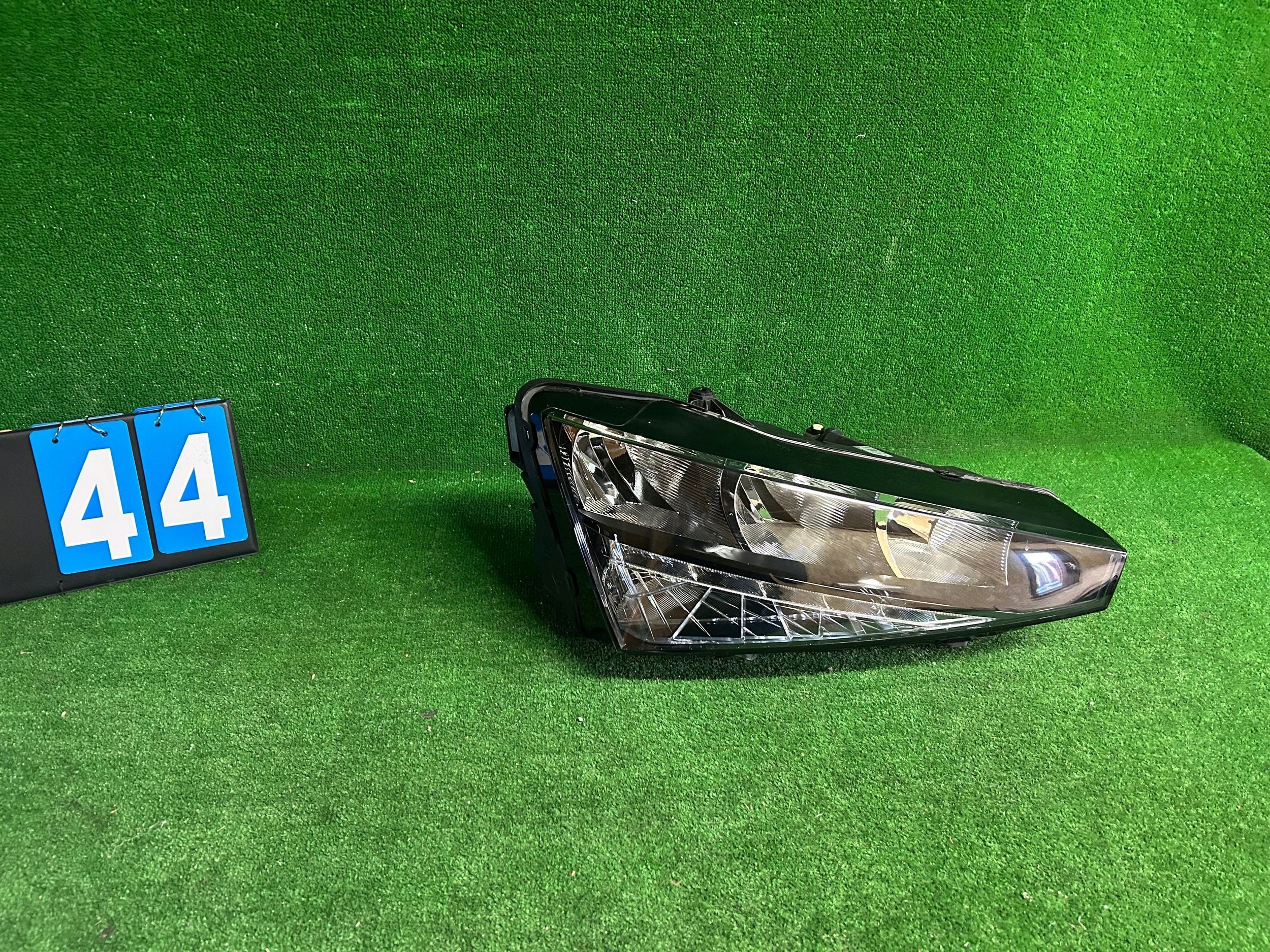 REFLEKTOR right SKODA SCALA FULL LED