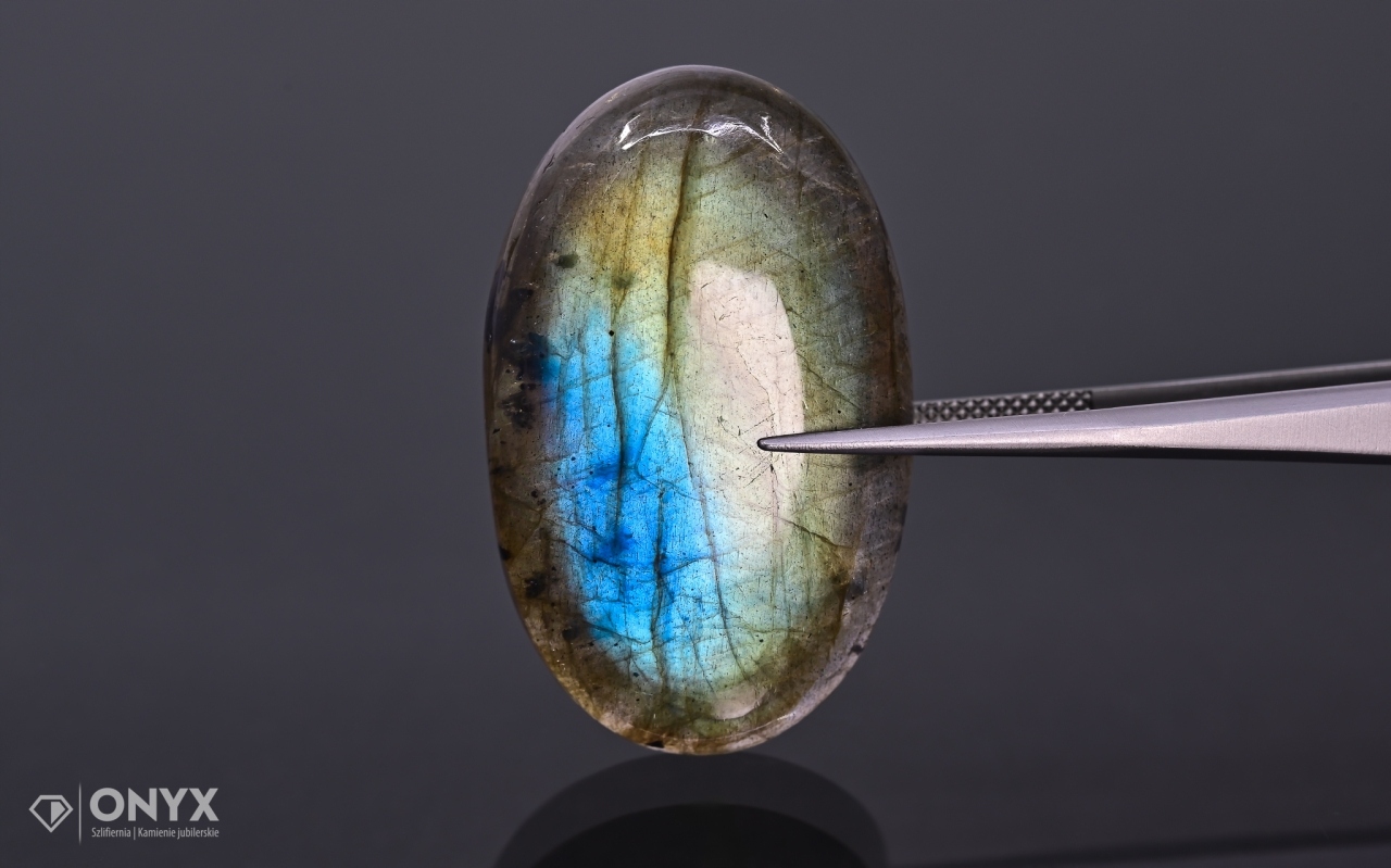 Labradorit kabošon ovál 37x23 mm