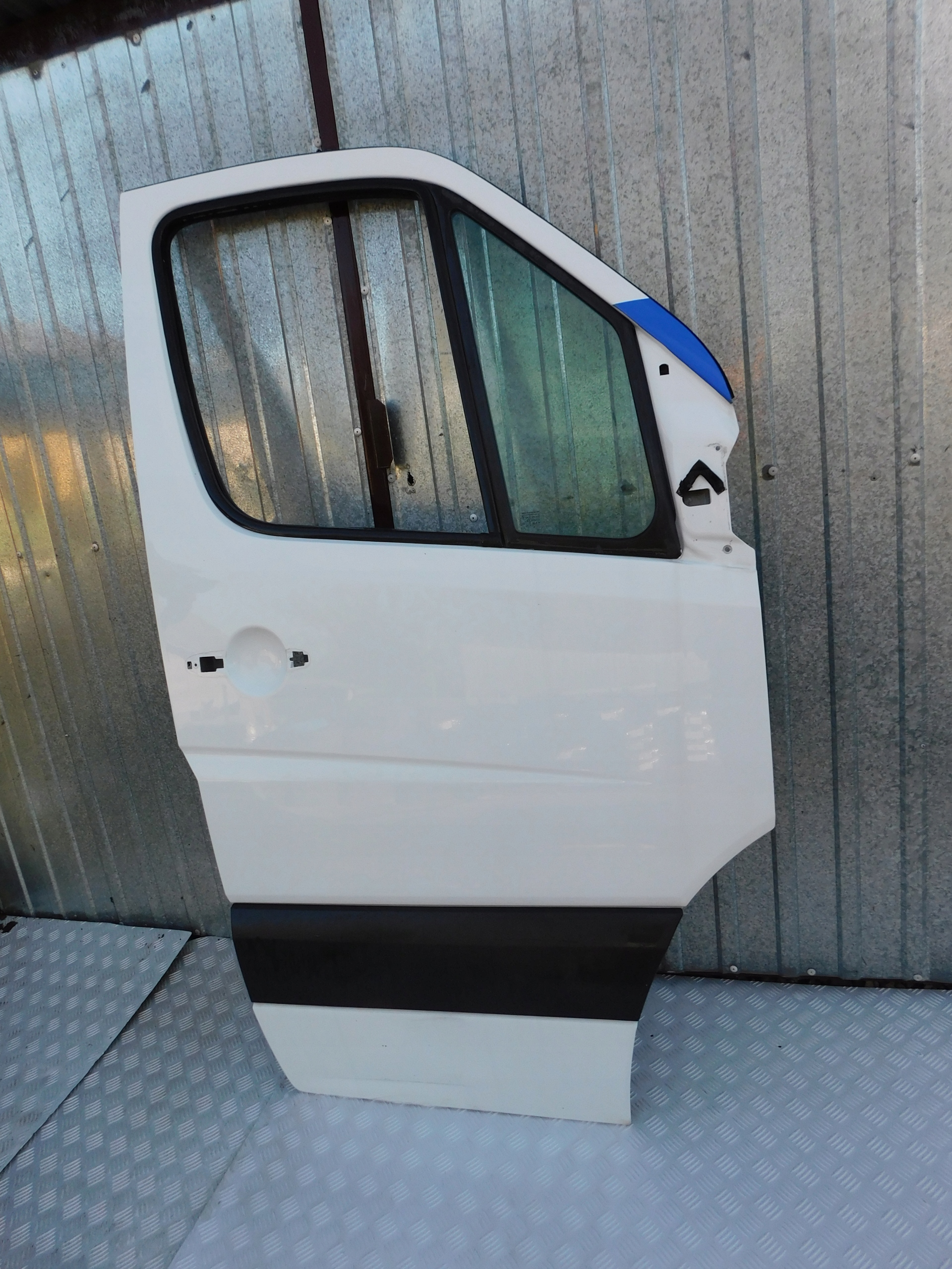 dvere pravé predné spolujazdca biale Sprinter W906 VW Crafter OEM bez RDZY