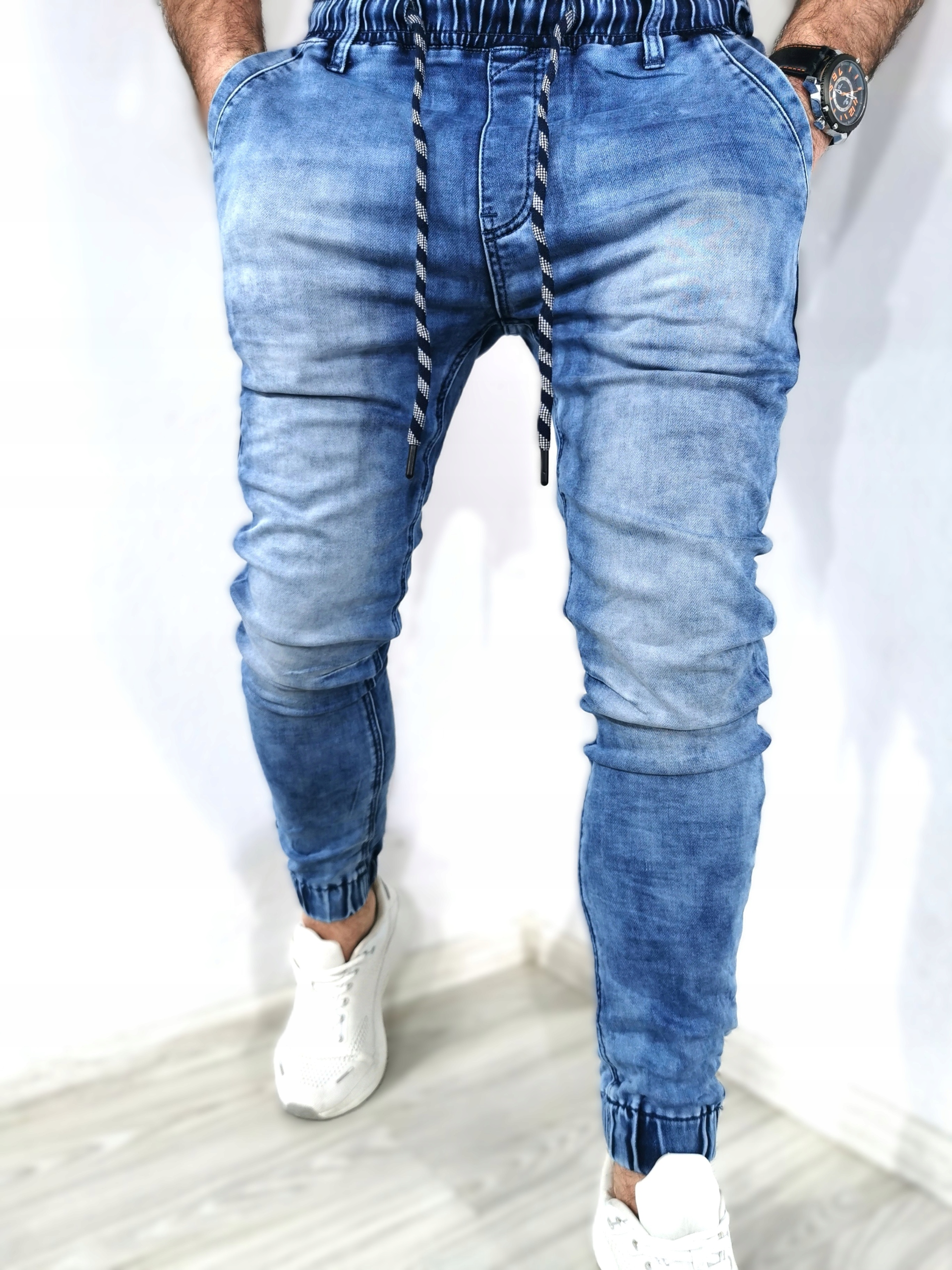 Spodnie męskie joggery jasno niebieskie wycierane ErnestoMen Ij 32