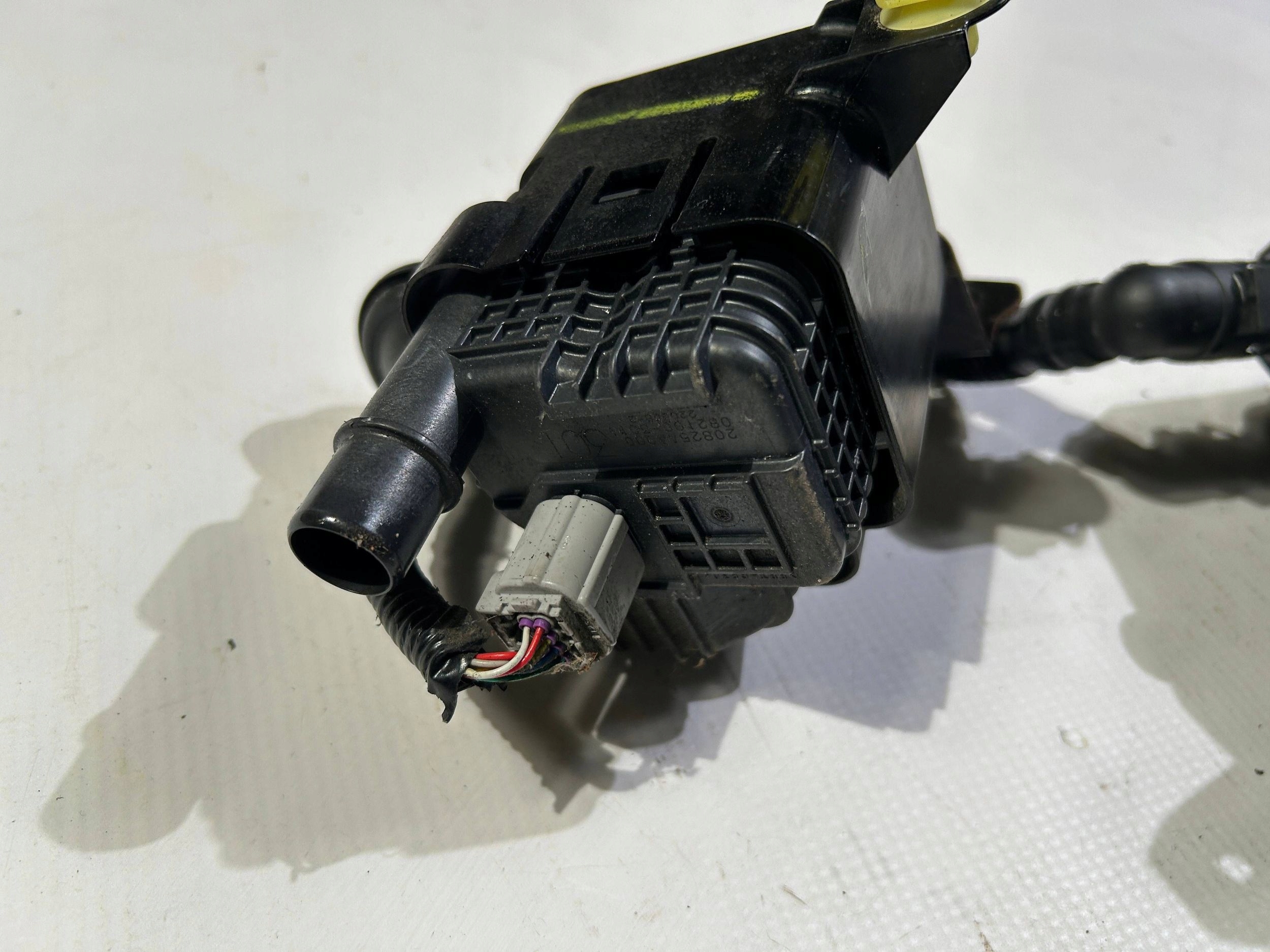 karbonski filter oparow goriva Subaru WRX VB 2022r
