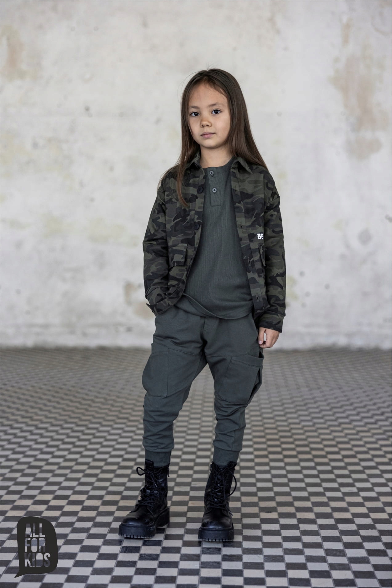 Spodnie z kieszeniami czarne All For Kids 104 110 Rozmiar 104