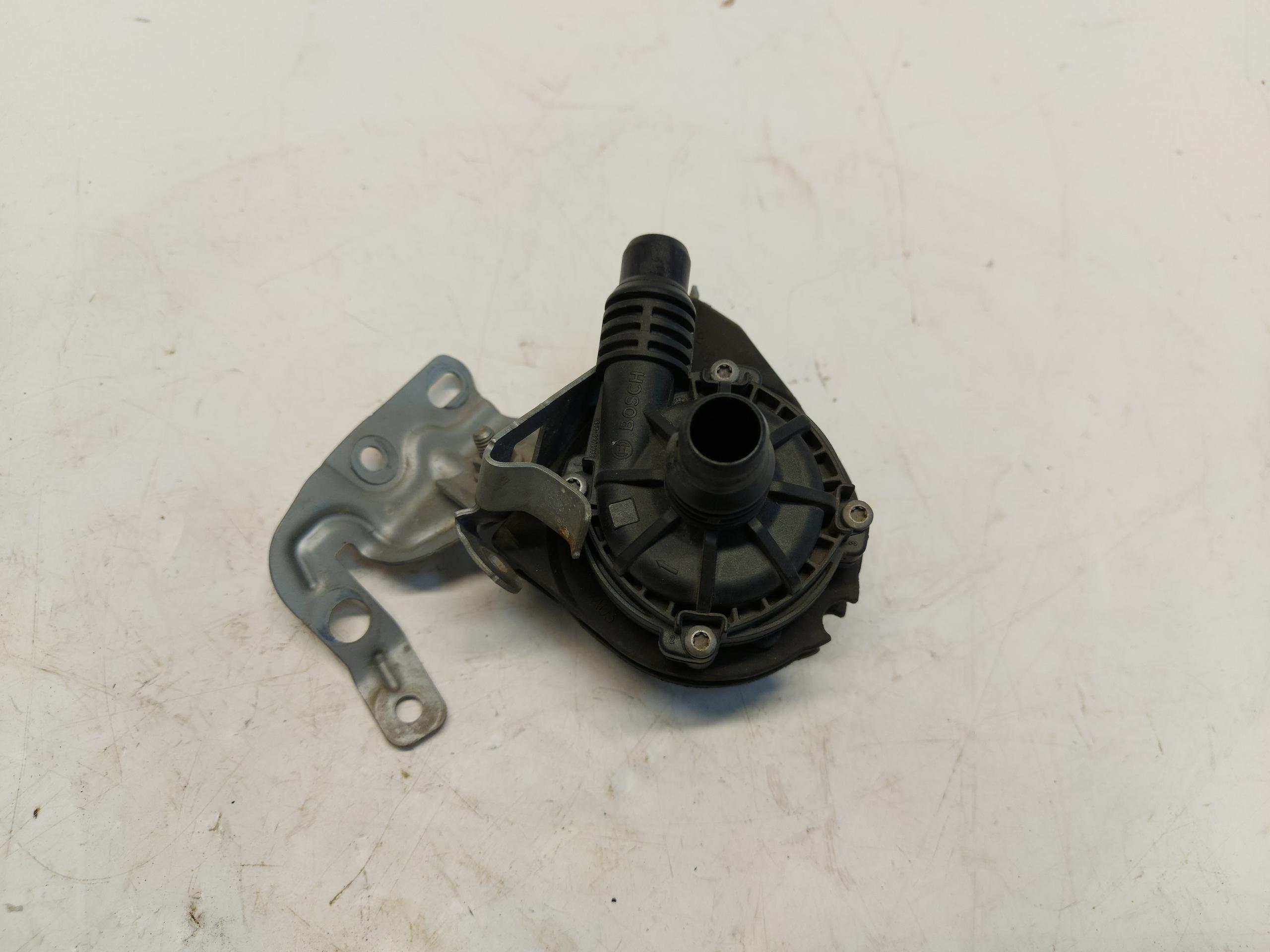 BMW F40 M135i water pump 9470972