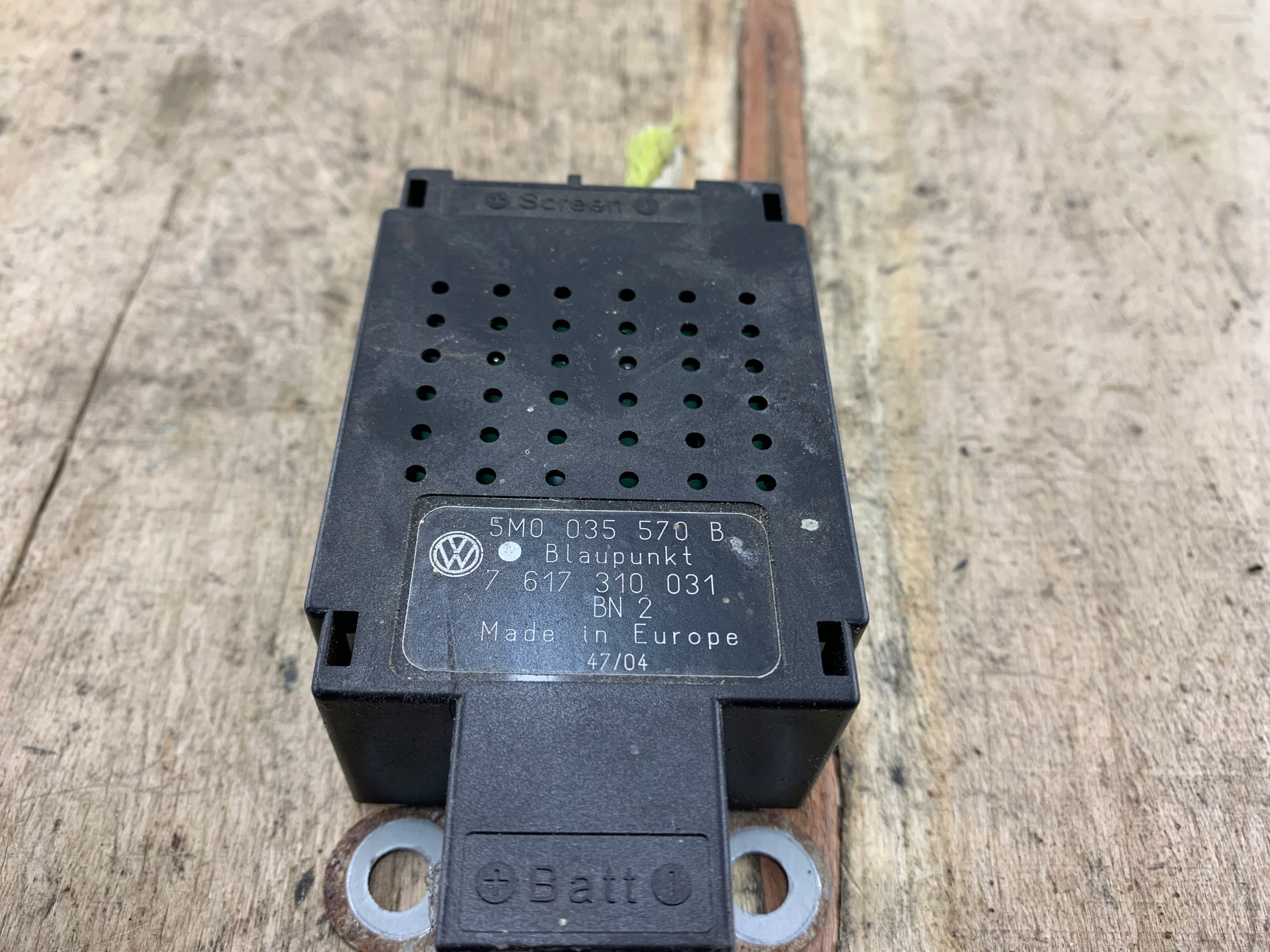 VW GOLF V module filter PRZECIWZAKLOCENIOWY 5M0035570B