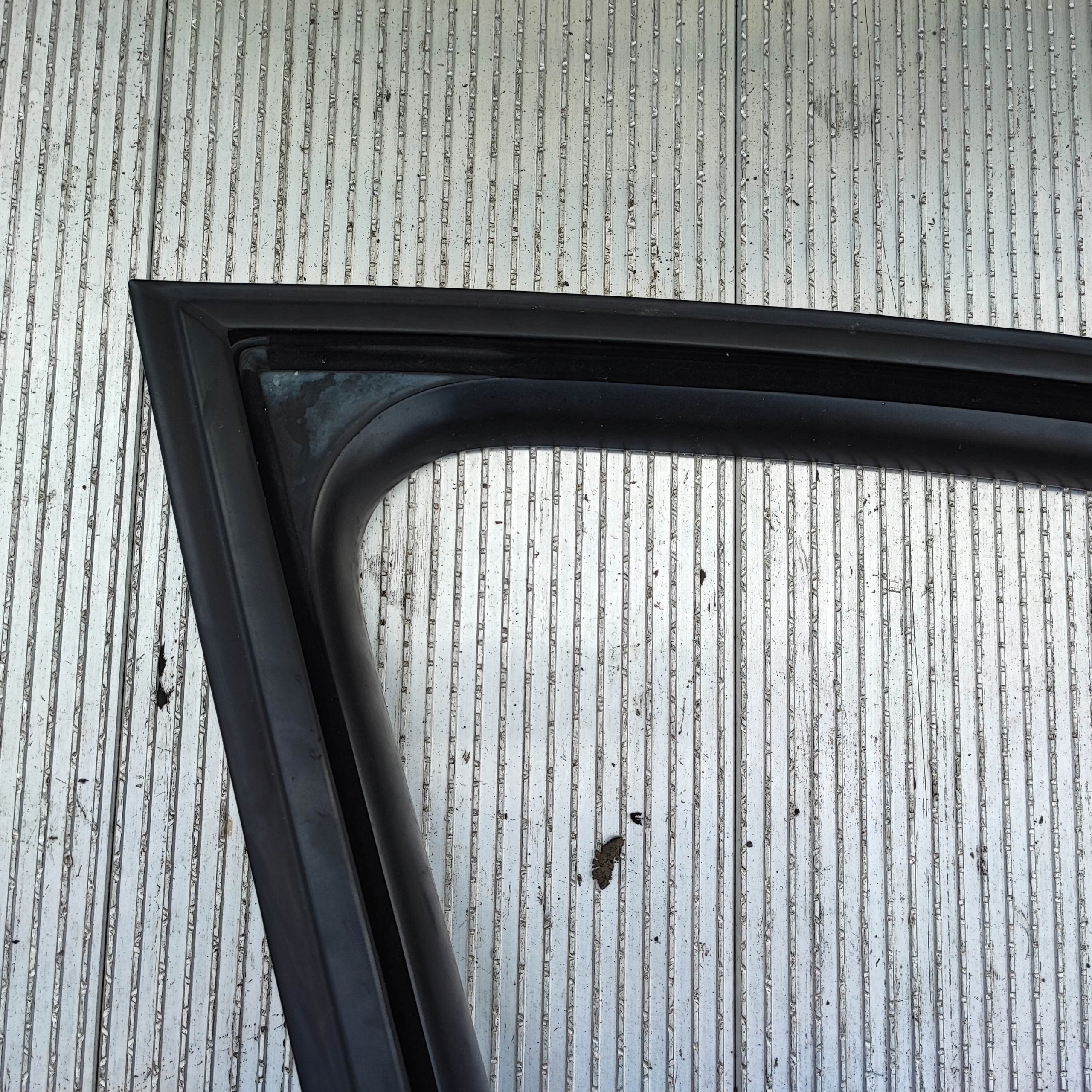 RAMKA USZCZELKA PRAWY PRZÓD AUDI A4 B6 SEDAN KOMBI Typ samochodu Samochody osobowe