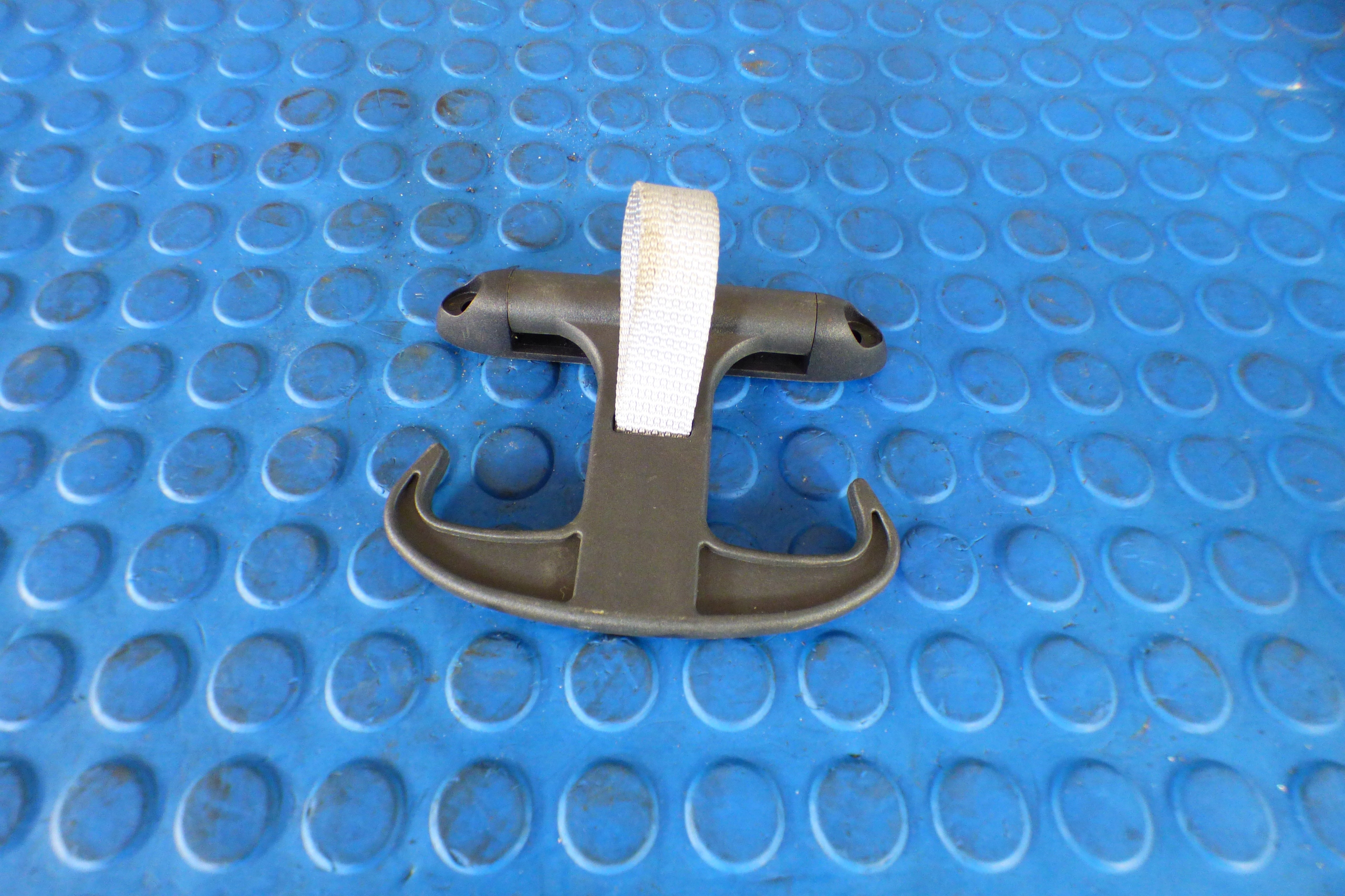 bracket haczyk boot 1K5867615A VOLKSWAGEN JETTA 6 VI 5C