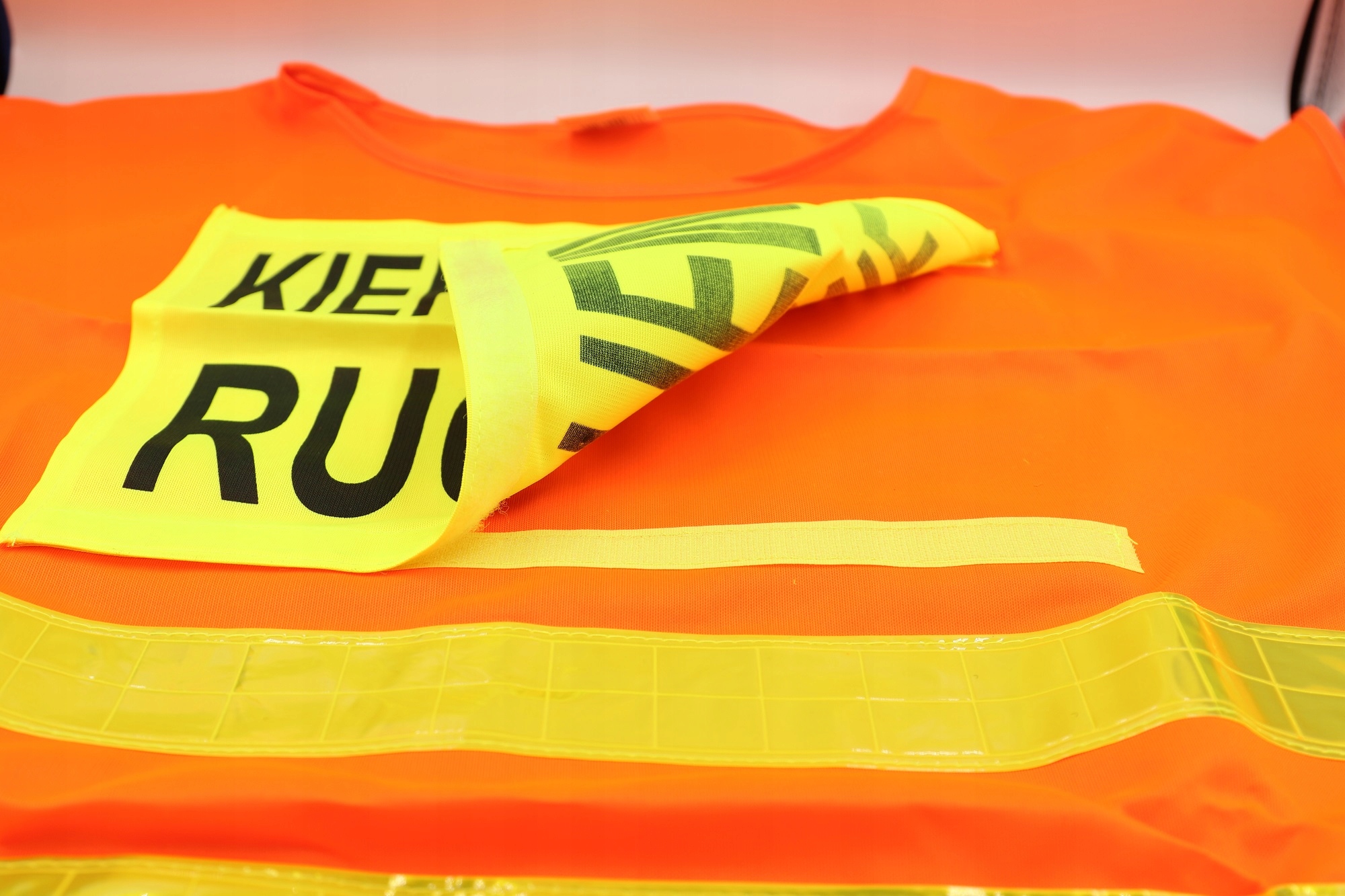 ZESTAW KAMIZELKA+ LIZAK KIEROWANIE RUCHEM ODBLASKI Kod producenta KOS-ROAD_LIZAK