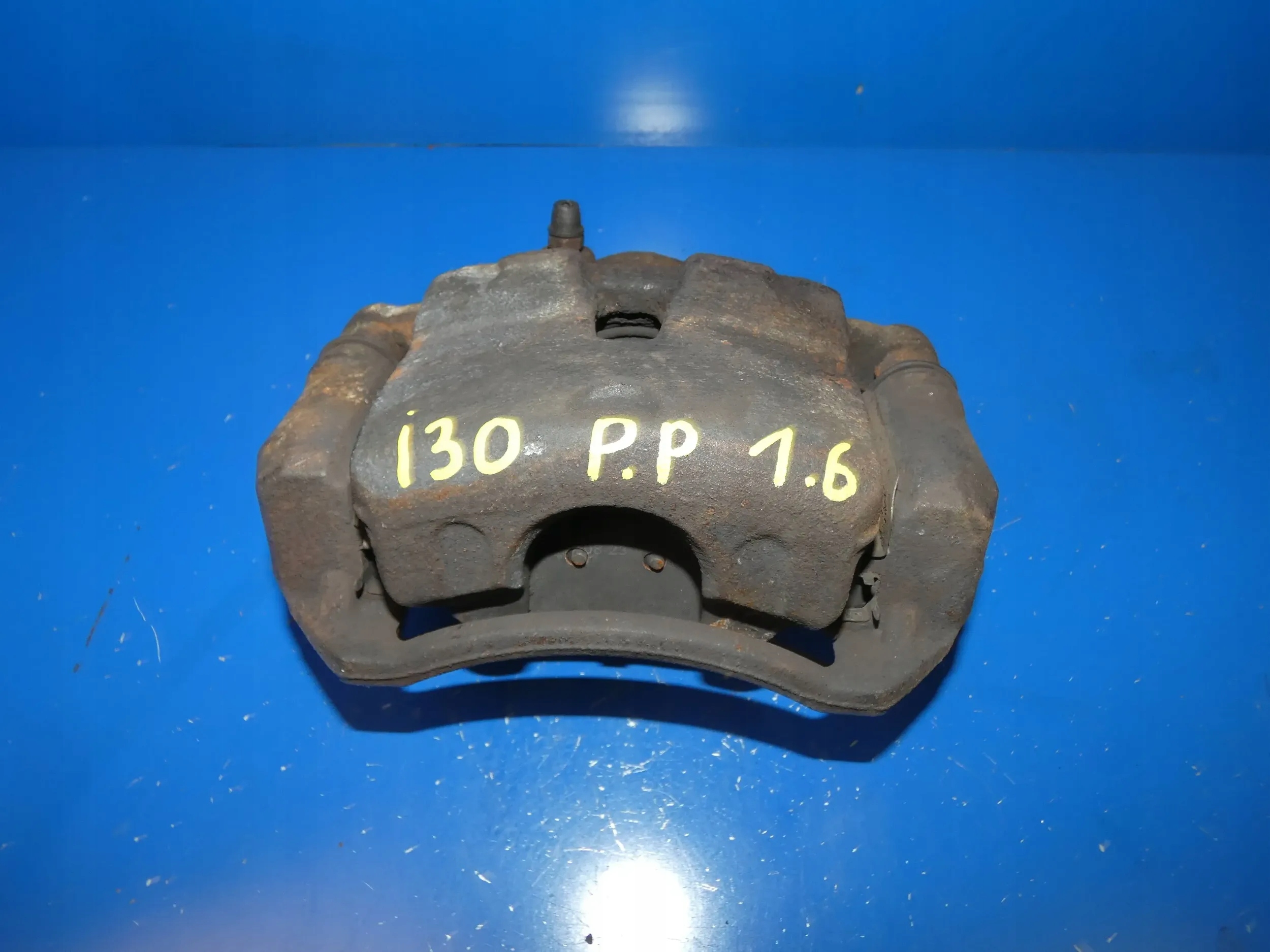 Hyundai i30 II 12- caliper brake right front front