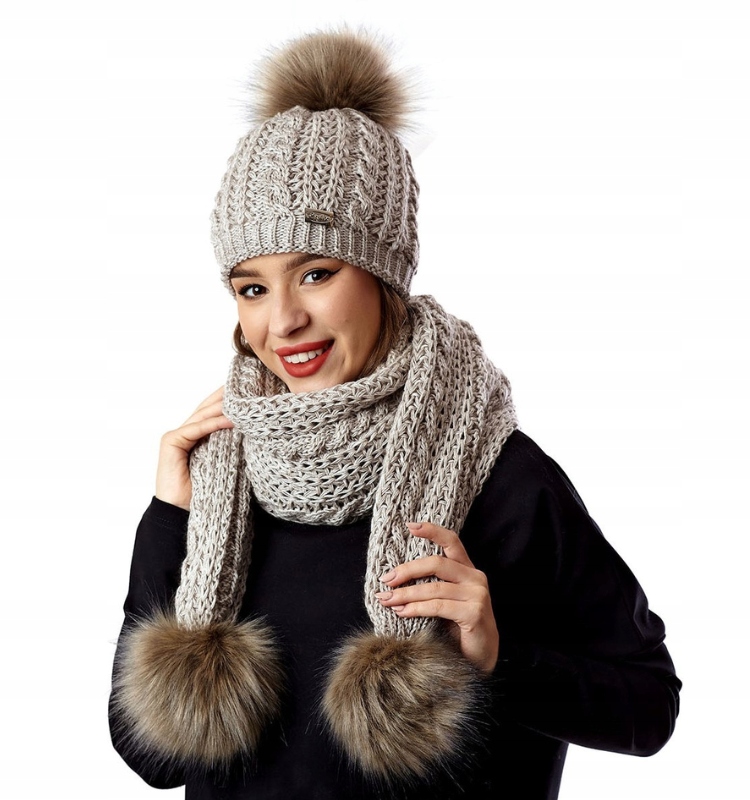 Dámský komplet čepice s bambulí a zimní šálou K2
