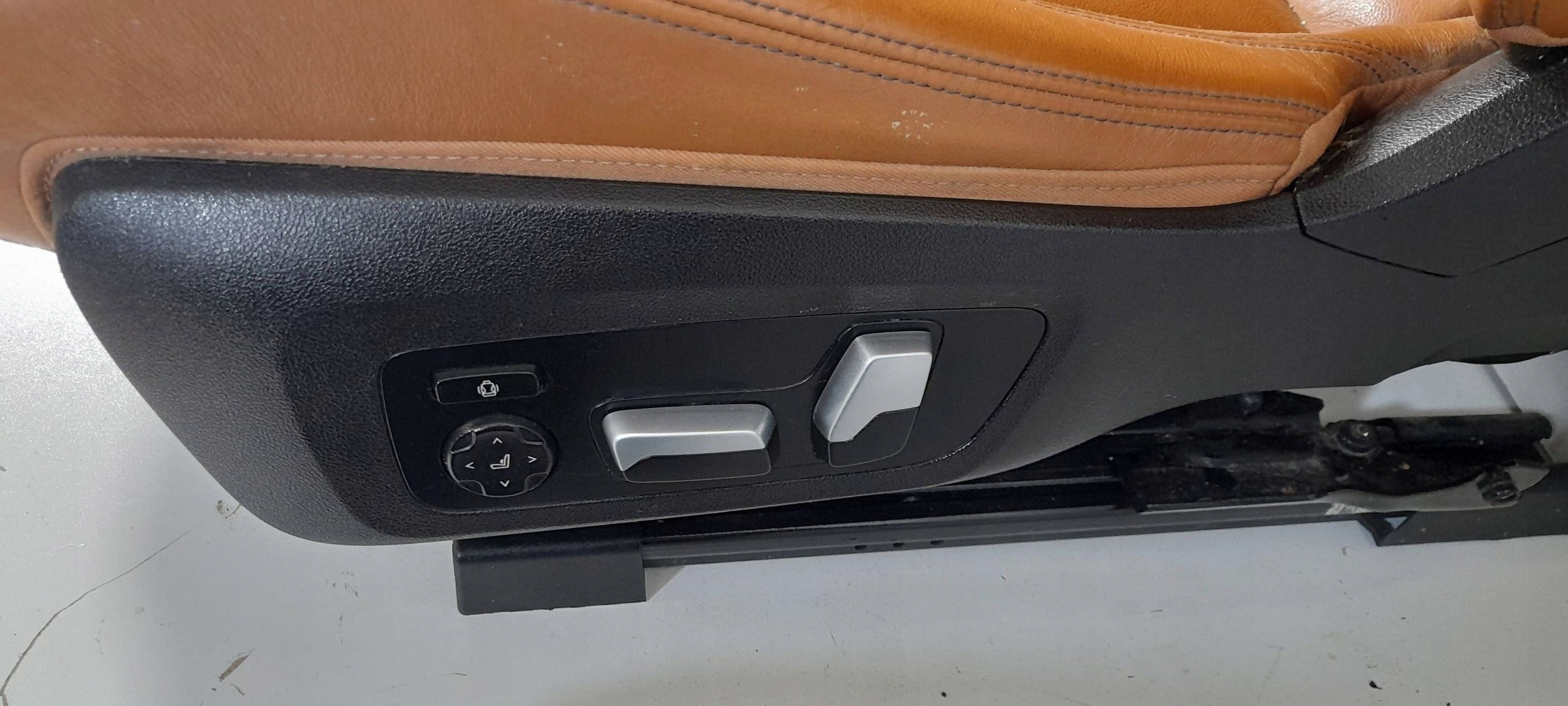 BMW X4 G02 siège chauffeurs (T205)