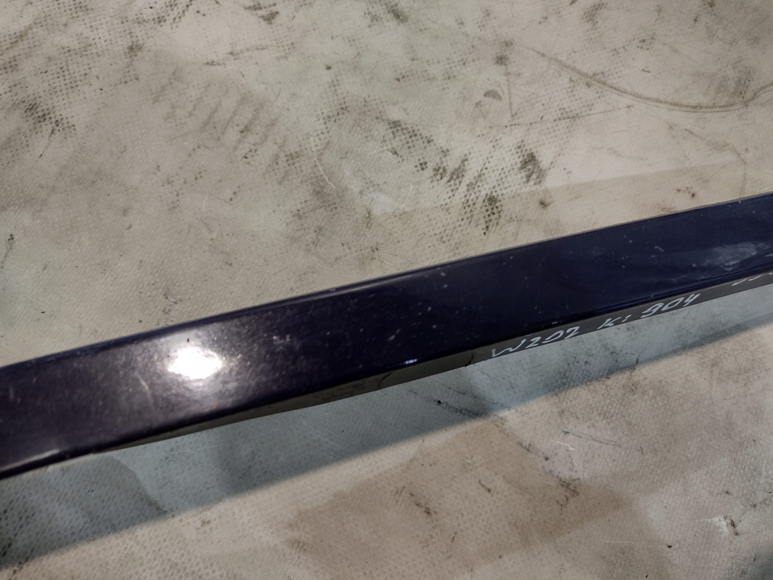 left moulding below lampe Mercedes W202 2028260177 k: 904