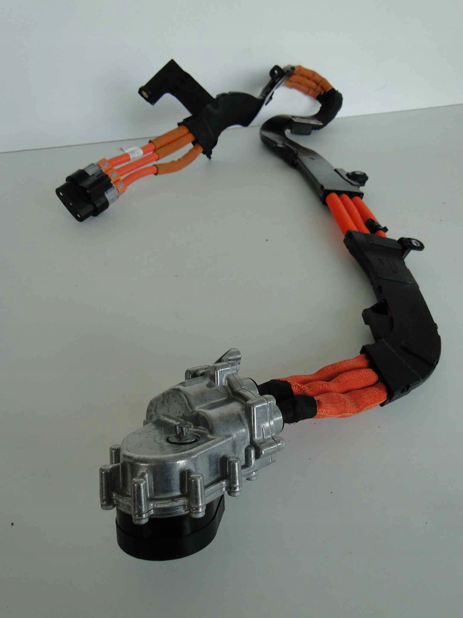 MERCEDES E KLASA W213 HYBRYDA WIĄZKA ŁADOWANIA 213 Numer katalogowy części a2135401287