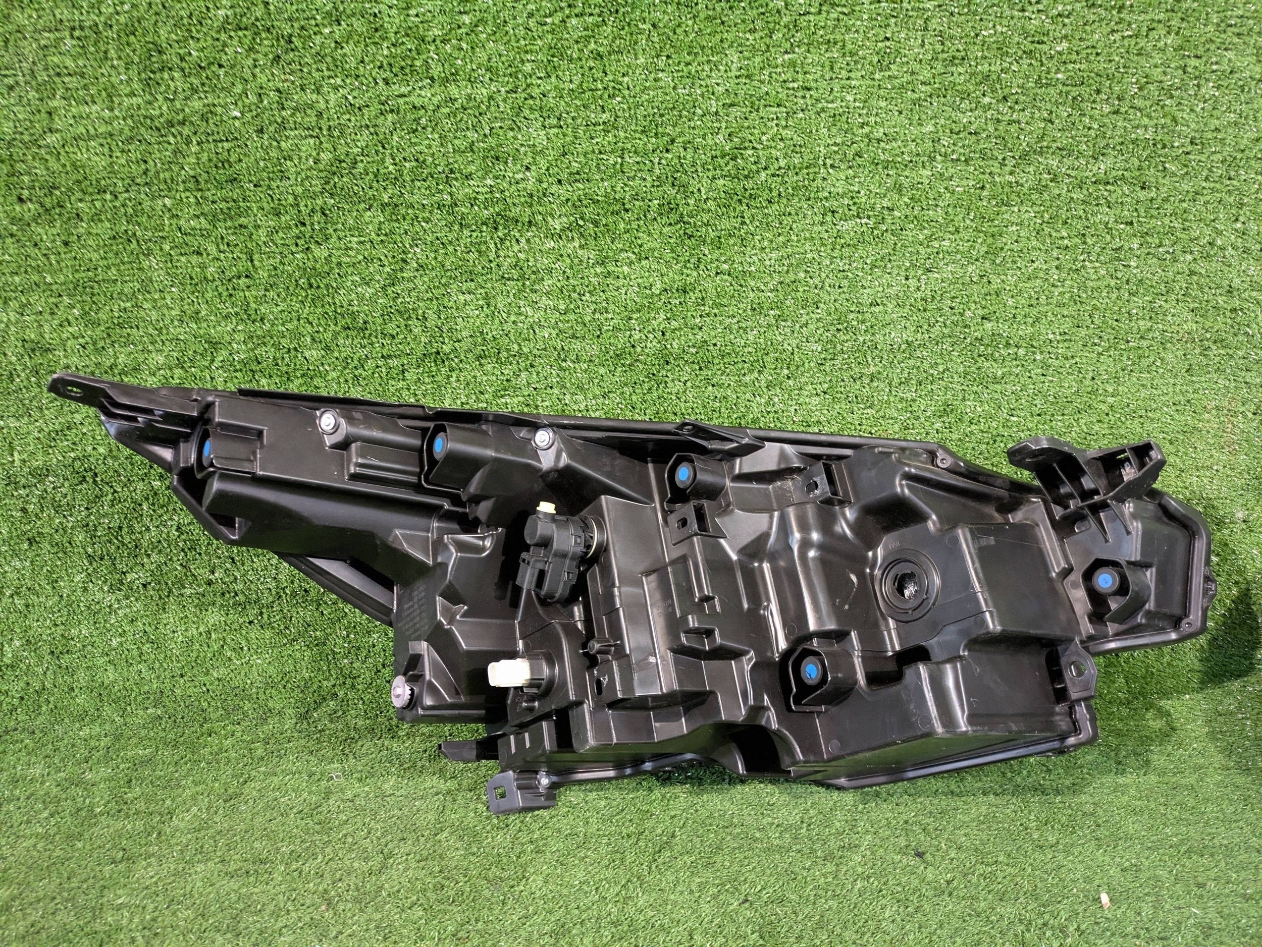 REFLEKTOR left front TOYOTA C-HR CHR II NR.R1487