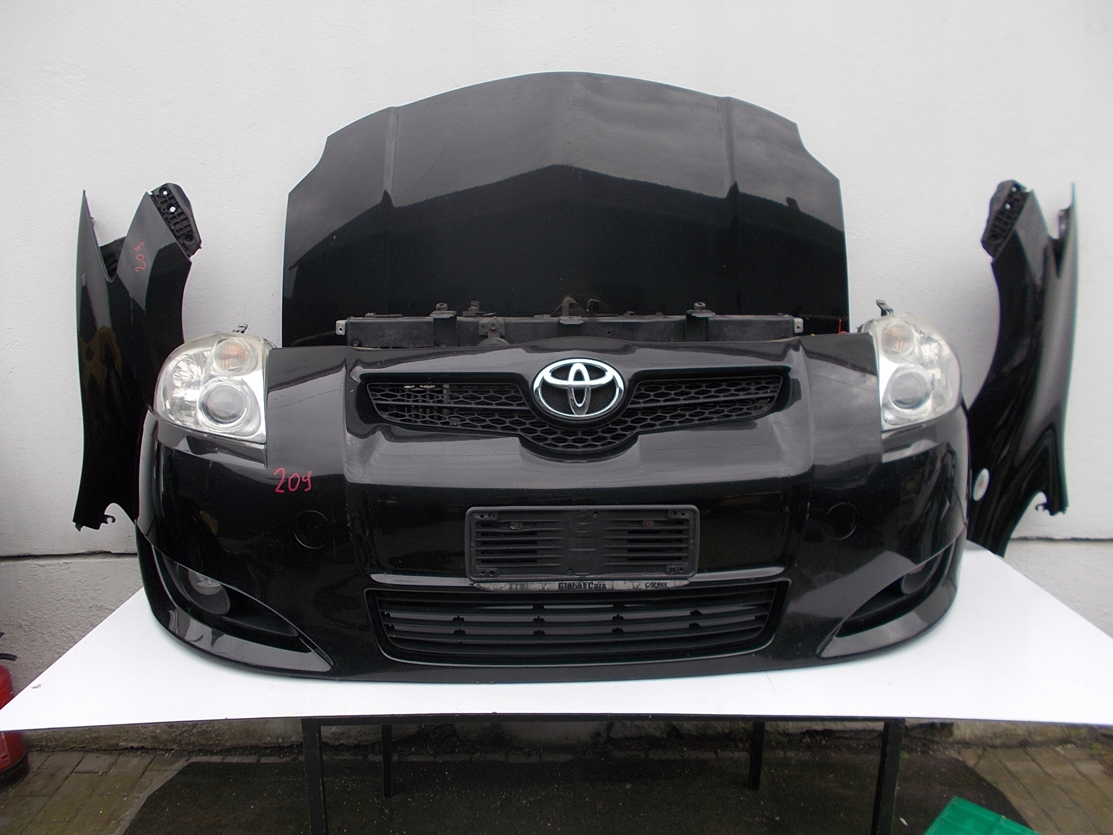 Капот бампер крило перед комплект 209 Toyota Auris I 07-09