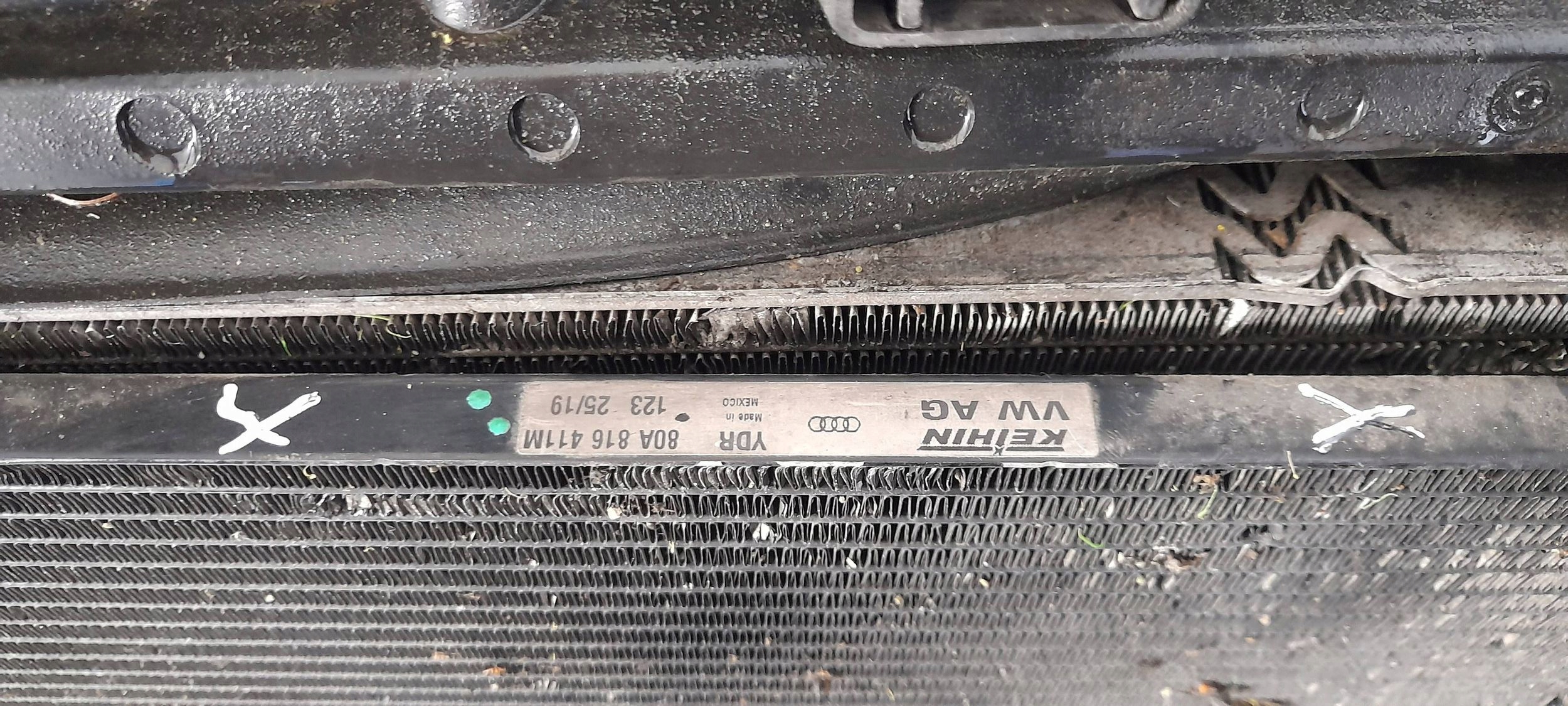 Audi Q5 80A FY 2,0 TDI support panel for radiators sider radiator fan 80A121003A