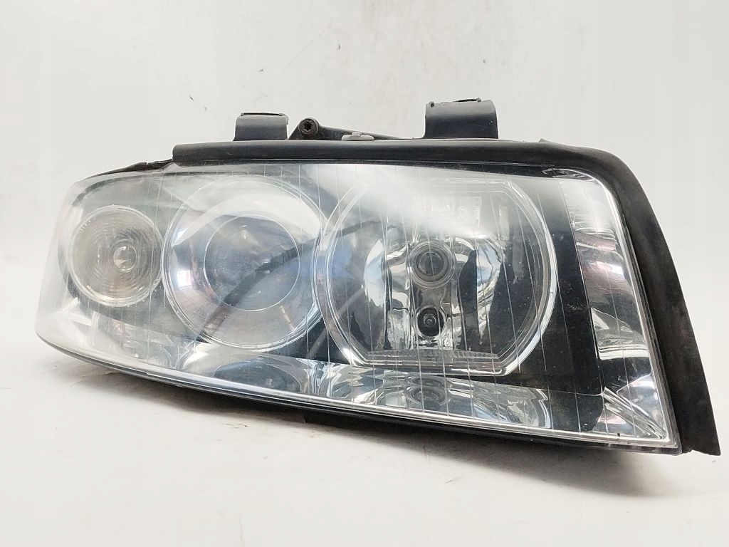 Audi A4 B6 light right front front xenon ksenon 8E0941030