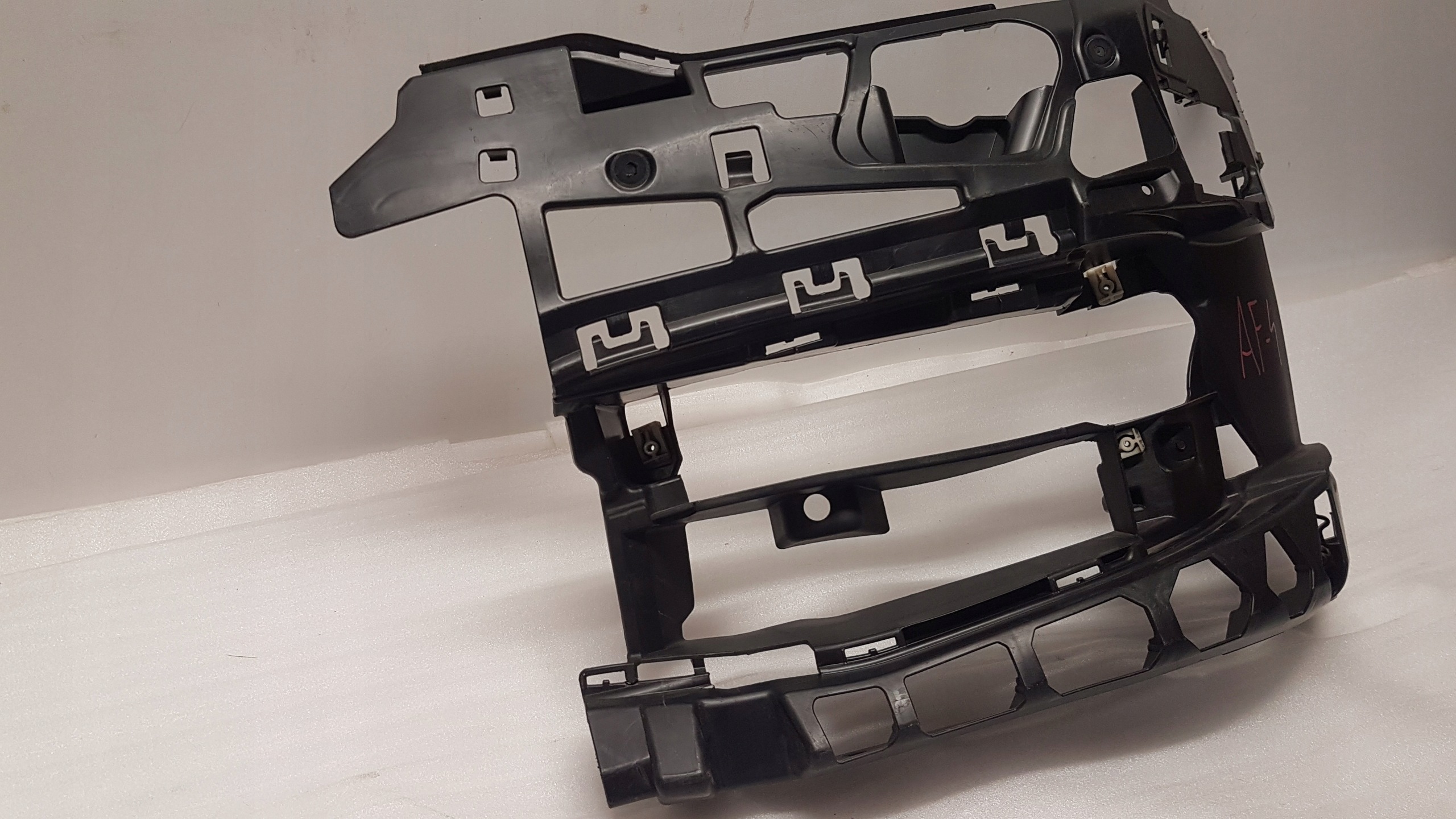 support holder of a bumper left front BMW 5 G30 G31 7385345