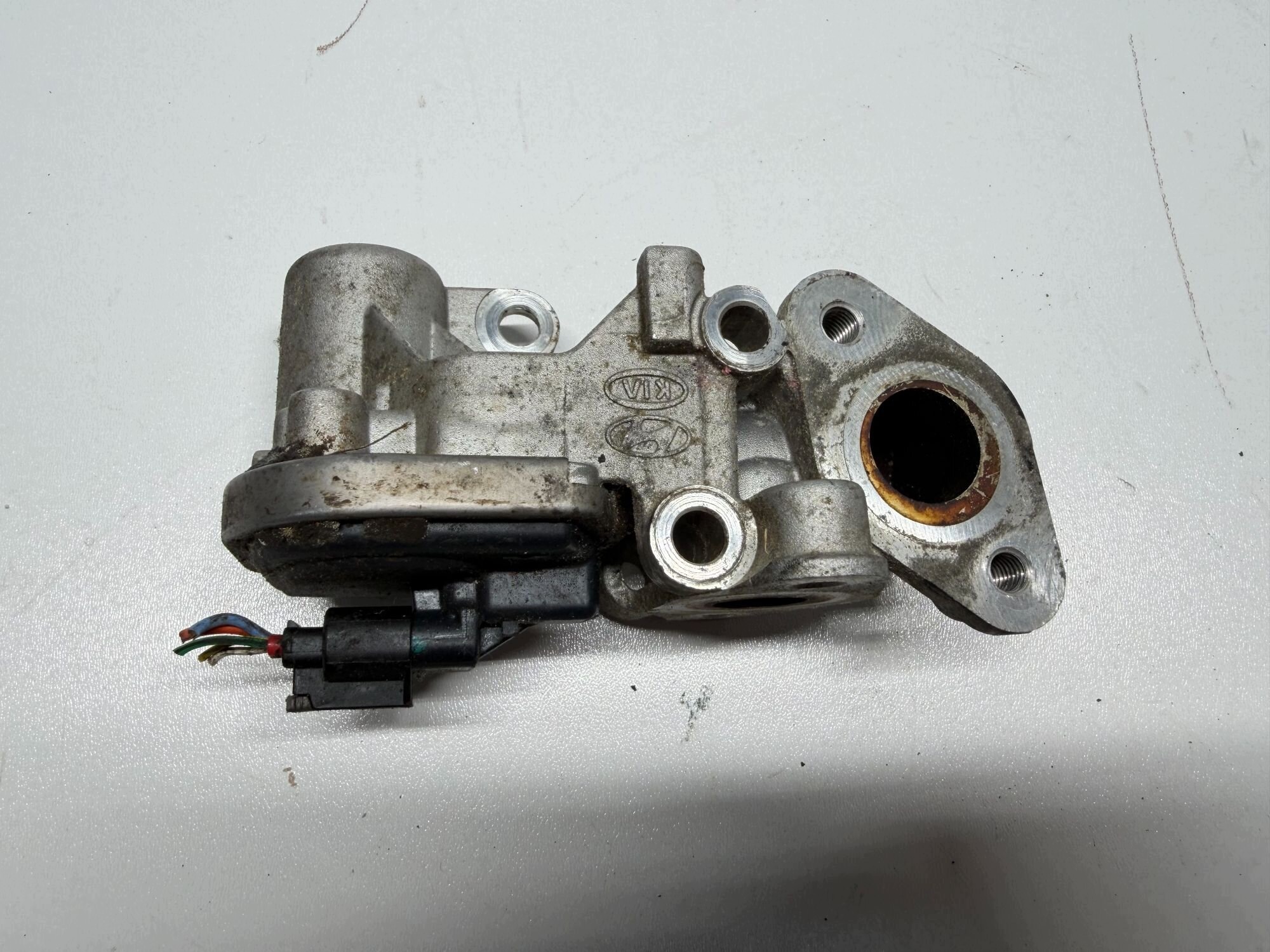 hinges door front left HYUNDAI TUCSON II 15-19 OE