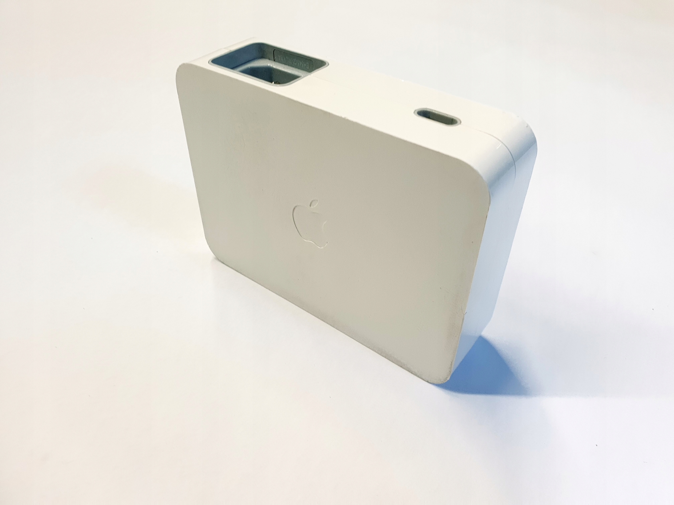 Apple cinema display 65w hotsell power adapter