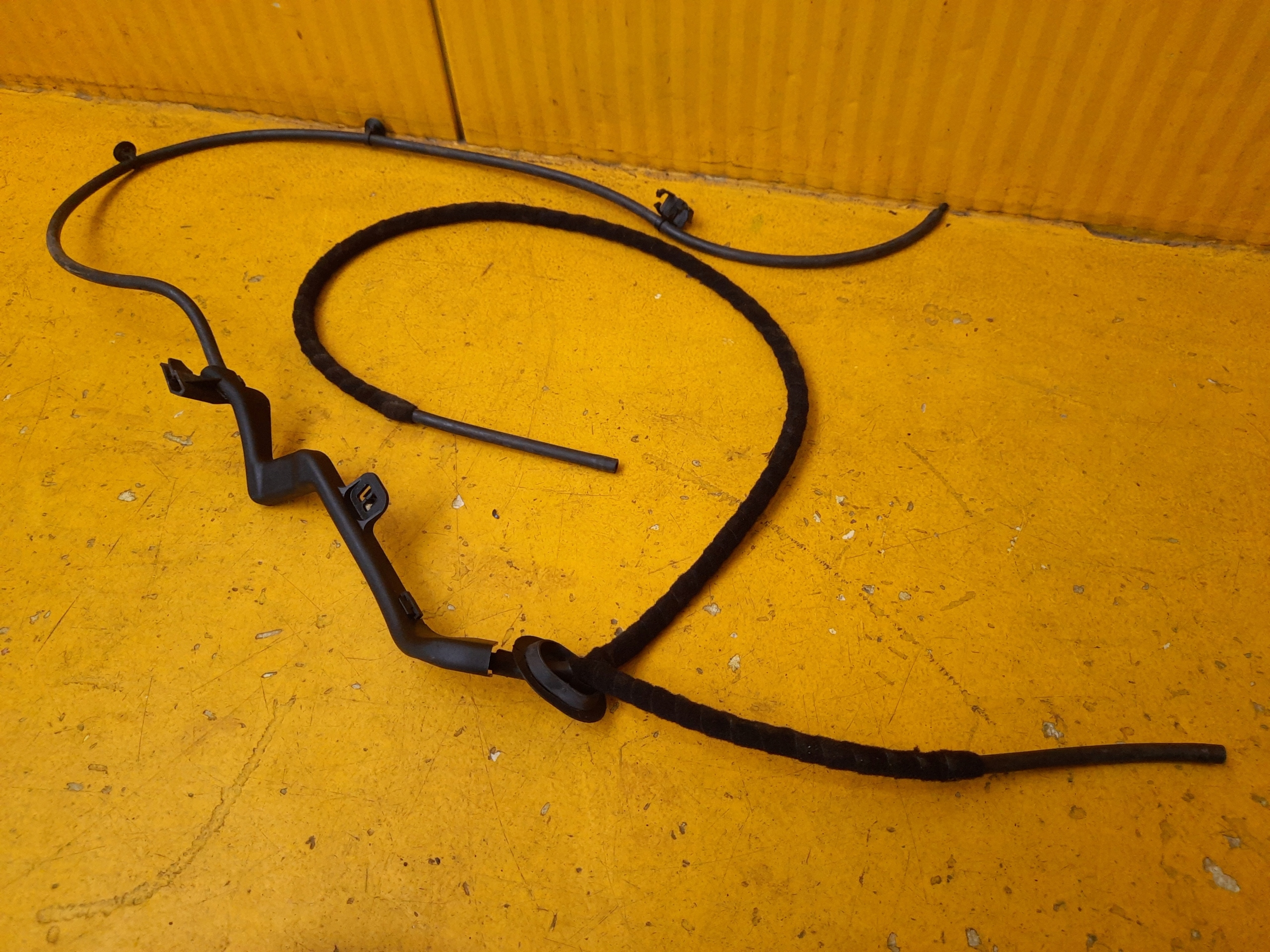 MASERATI LEVANTE PRZEWOD SPRYSKIWACZA MOCOWANIE Part manufacturer Maserati OE