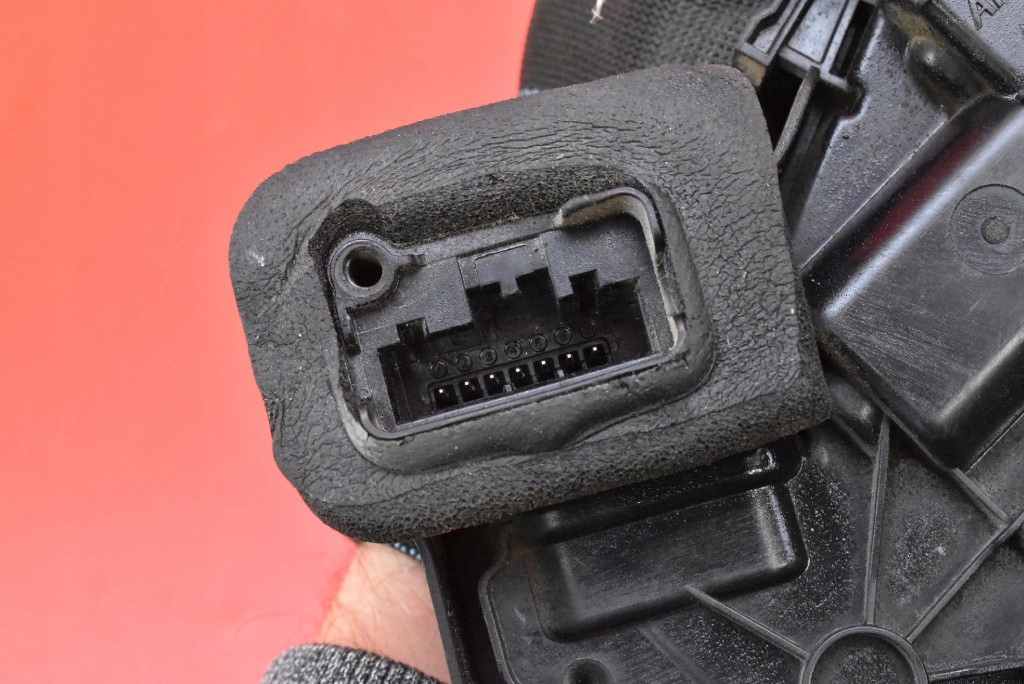 lock door left front front EU 5K1837015B VW POLO 5 V 6R 5D HB 09-15