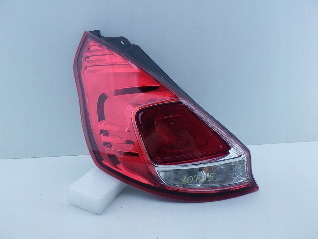 FORD FIESTA MK7 LIFT 12- light rear left