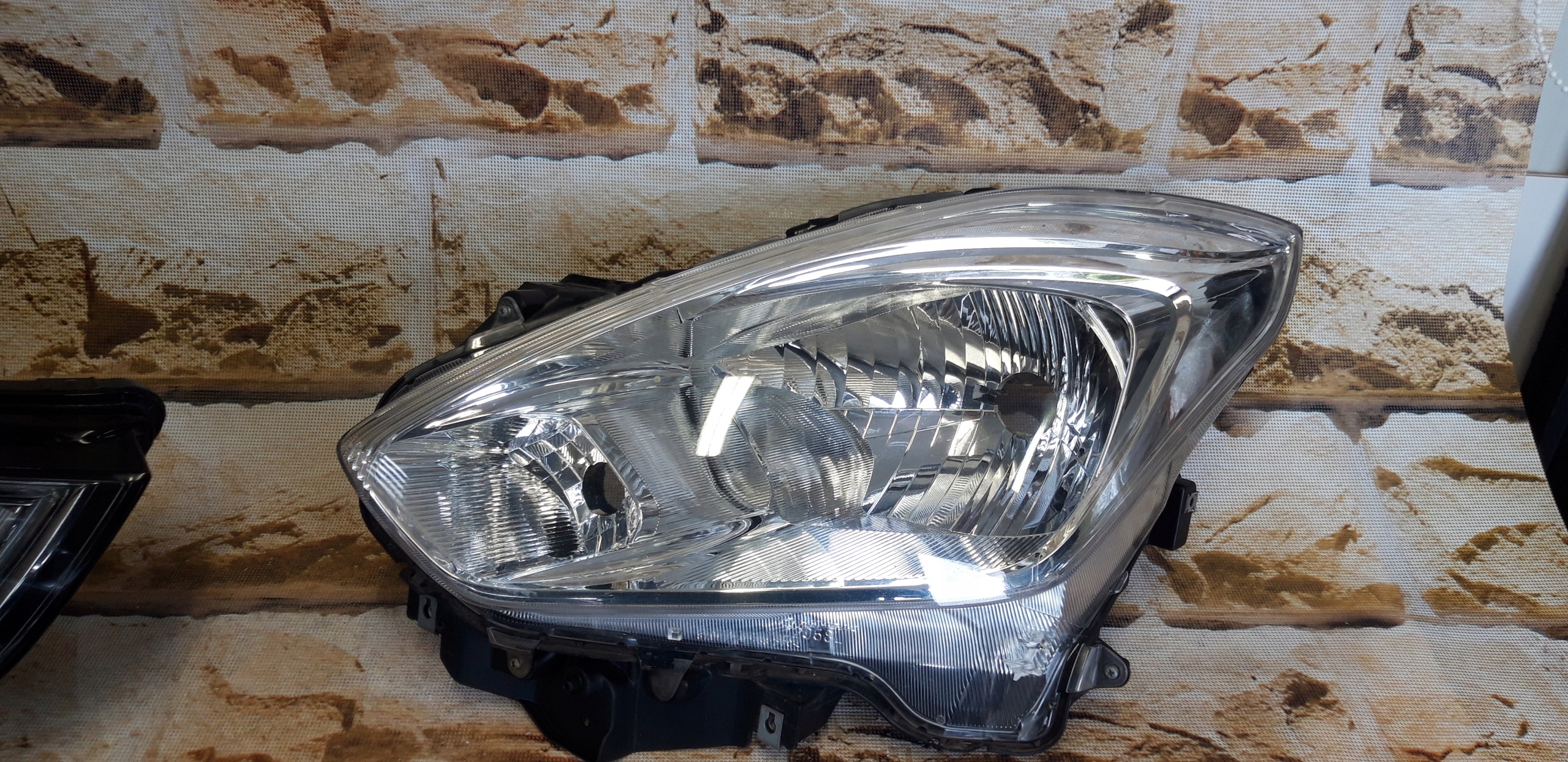 suzuki swift mk8 zwykła h4 europa lampa lewa