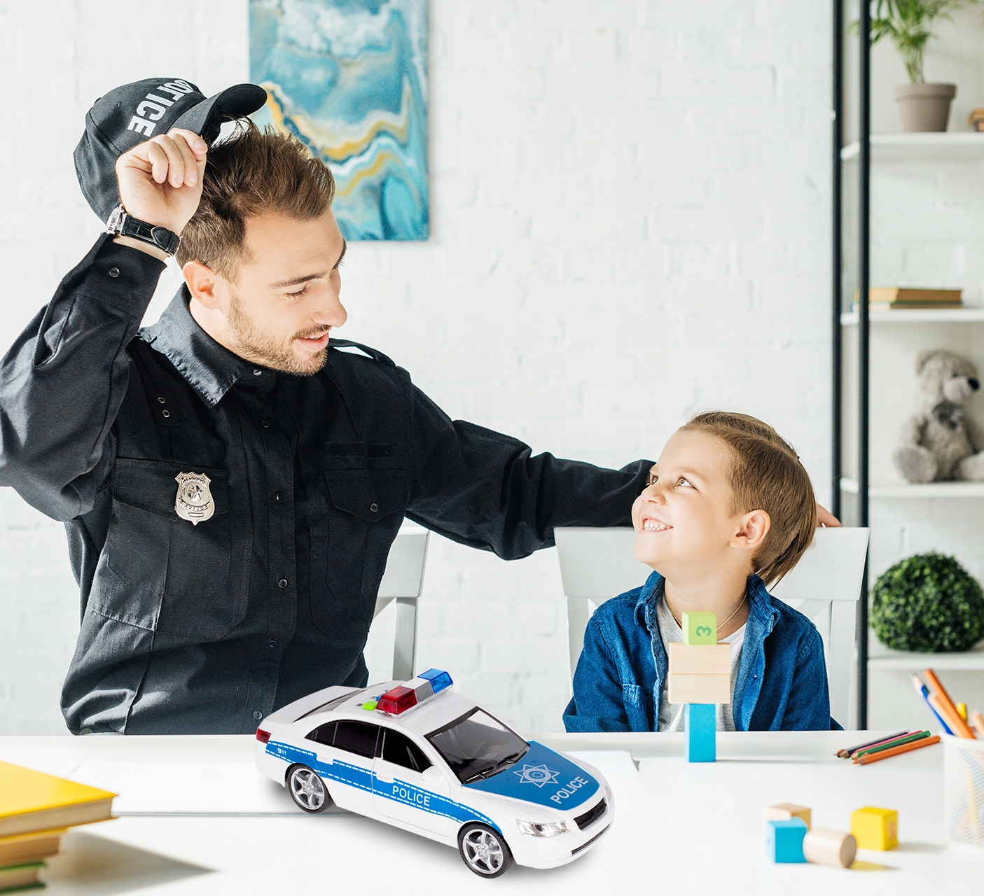 AUTO POLICJA AUTKO DO ZABAWY RADIOWÓZ POLICYJNY EFEKTY ŚWIATŁO DŹWIĘK 1:16 Marka MalPlay