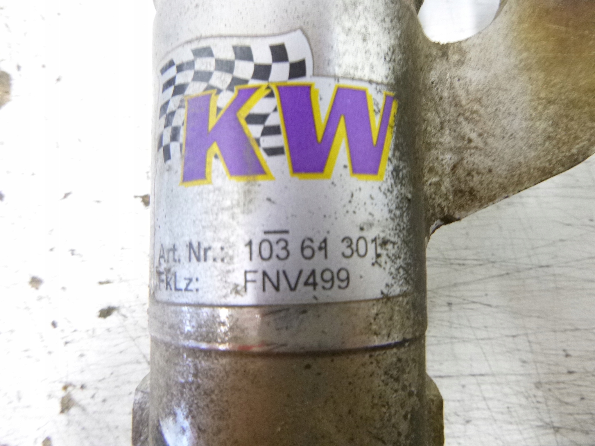 shock absorbers front Chevrolet HHR 2.4 2009 komplet