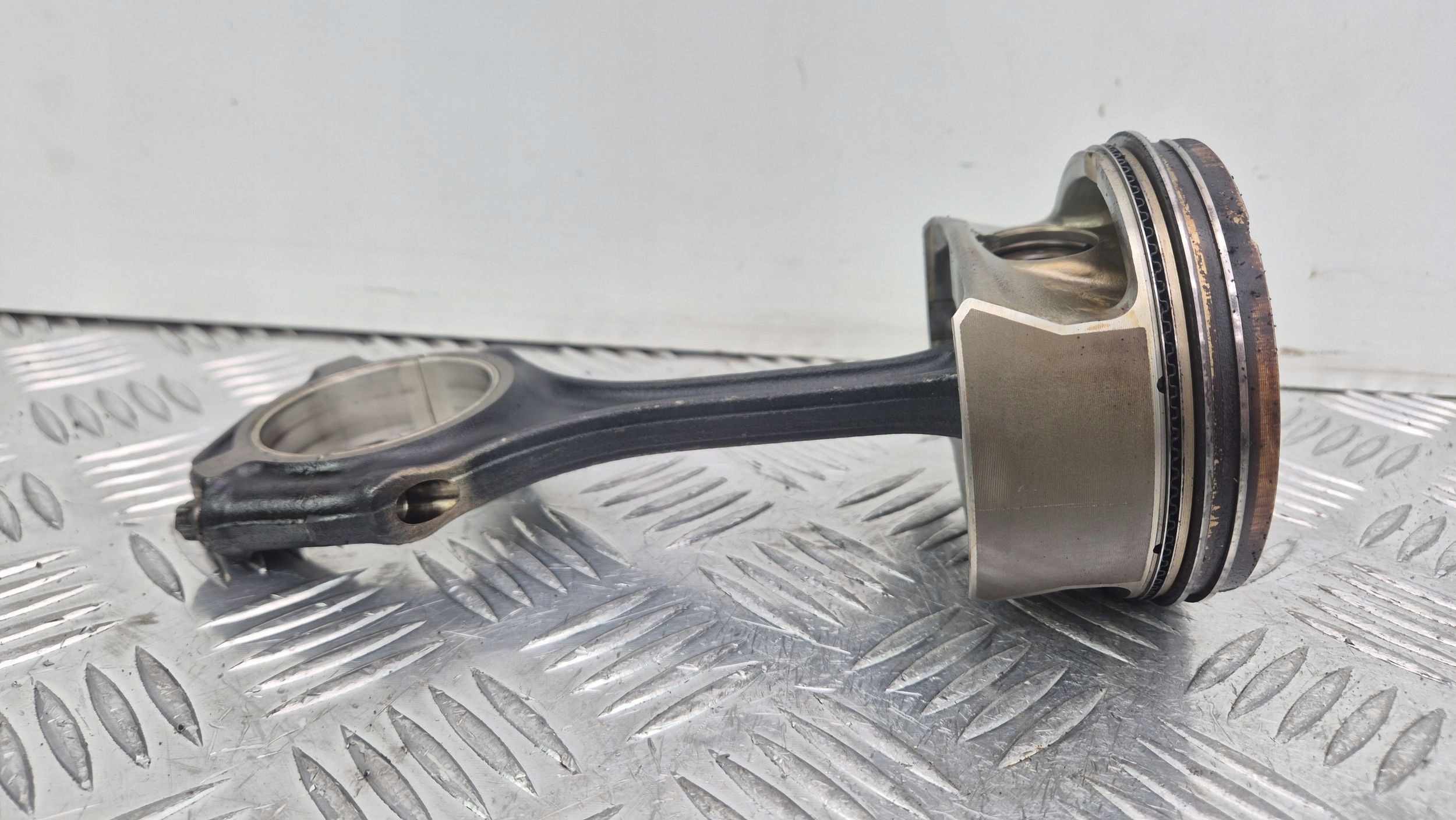 piston with connecting rod Mercedes M272.977 E350 W212 92L88
