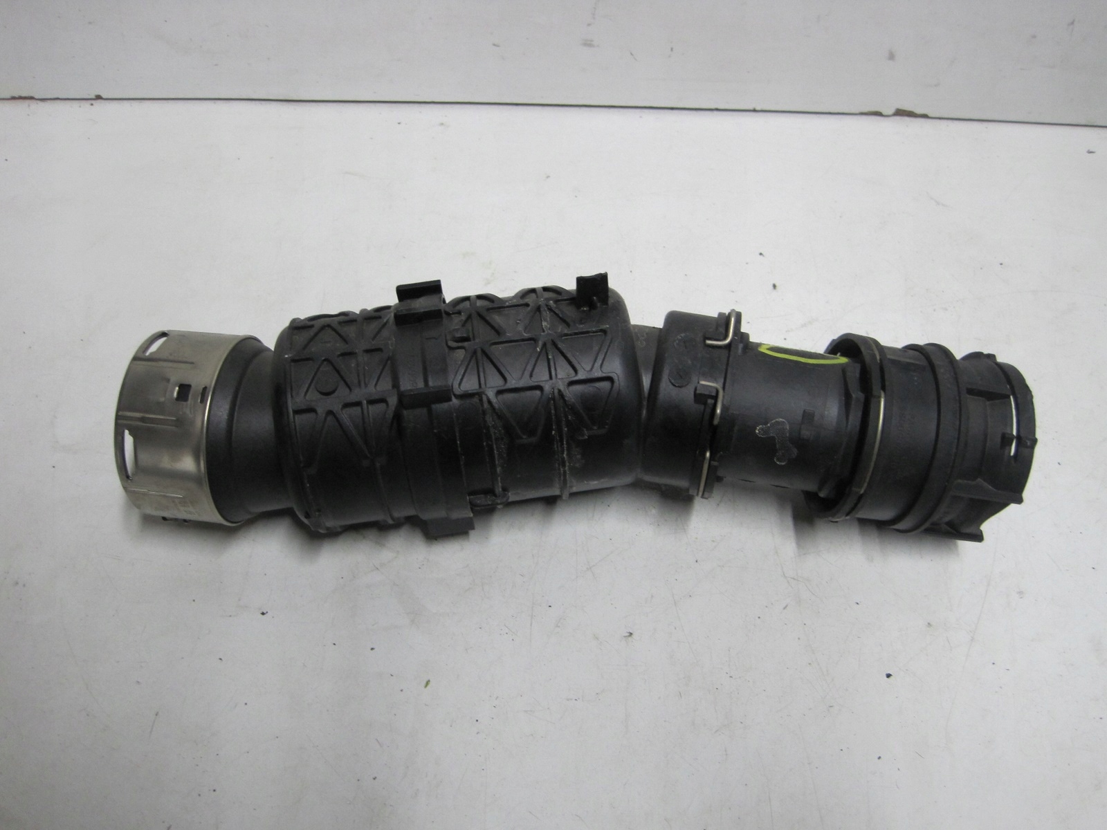 pipe hose VOLVO 32325435