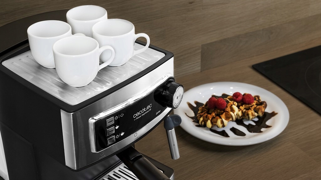 EKSPRES CIŚNIENIOWY DO KAWY KOLBOWY 850W 20bar Marka Cecotec