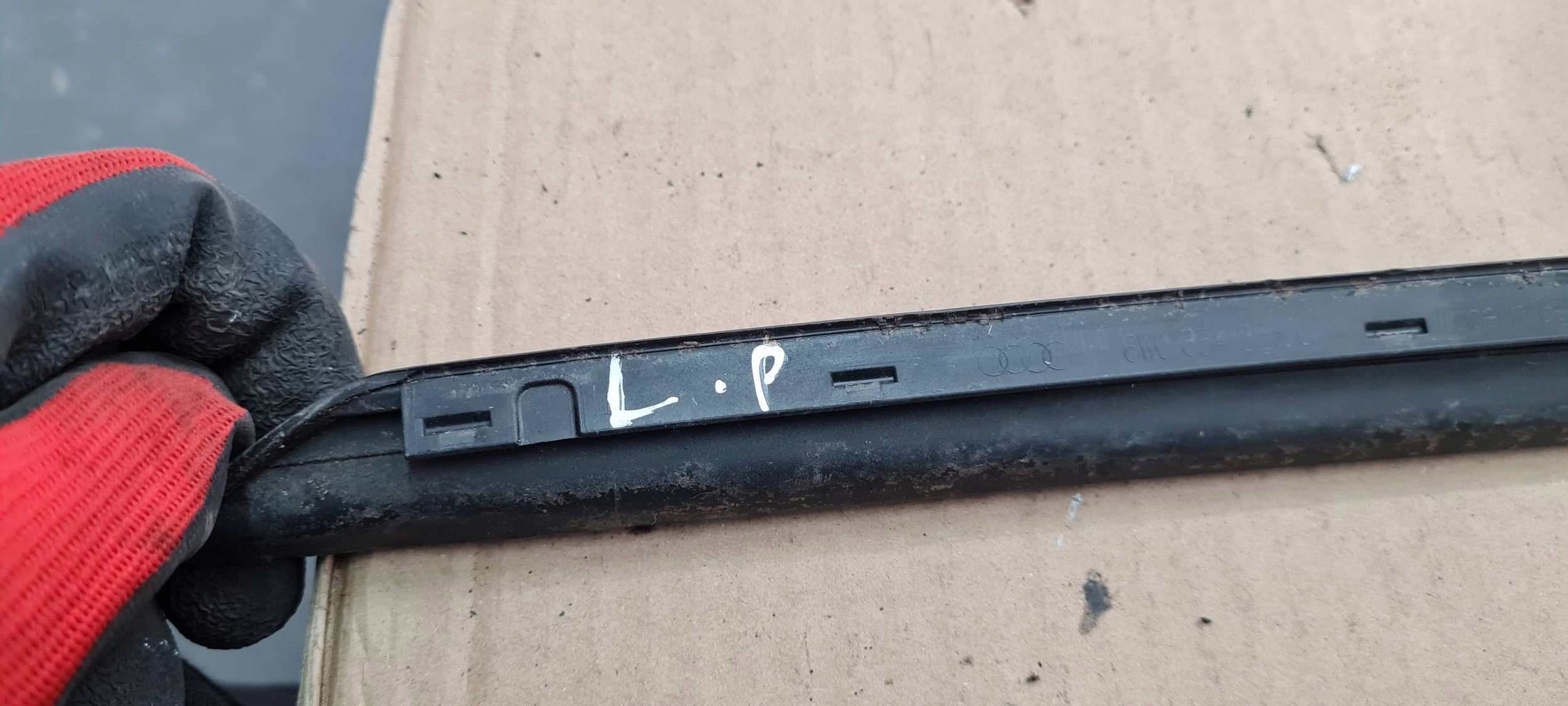 A4 B9 8W moulding cap windows CZOLOWEJ left 8W0854327C