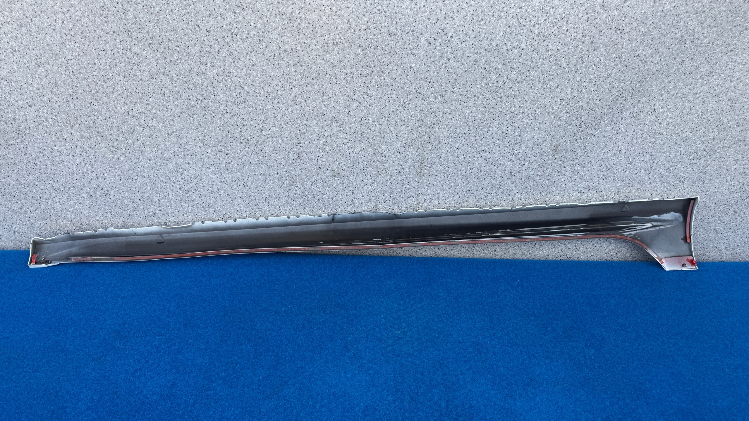 AUDI A4 B9 ALLROAD left threshold cap LAKIEROWANA threshold moulding Z47