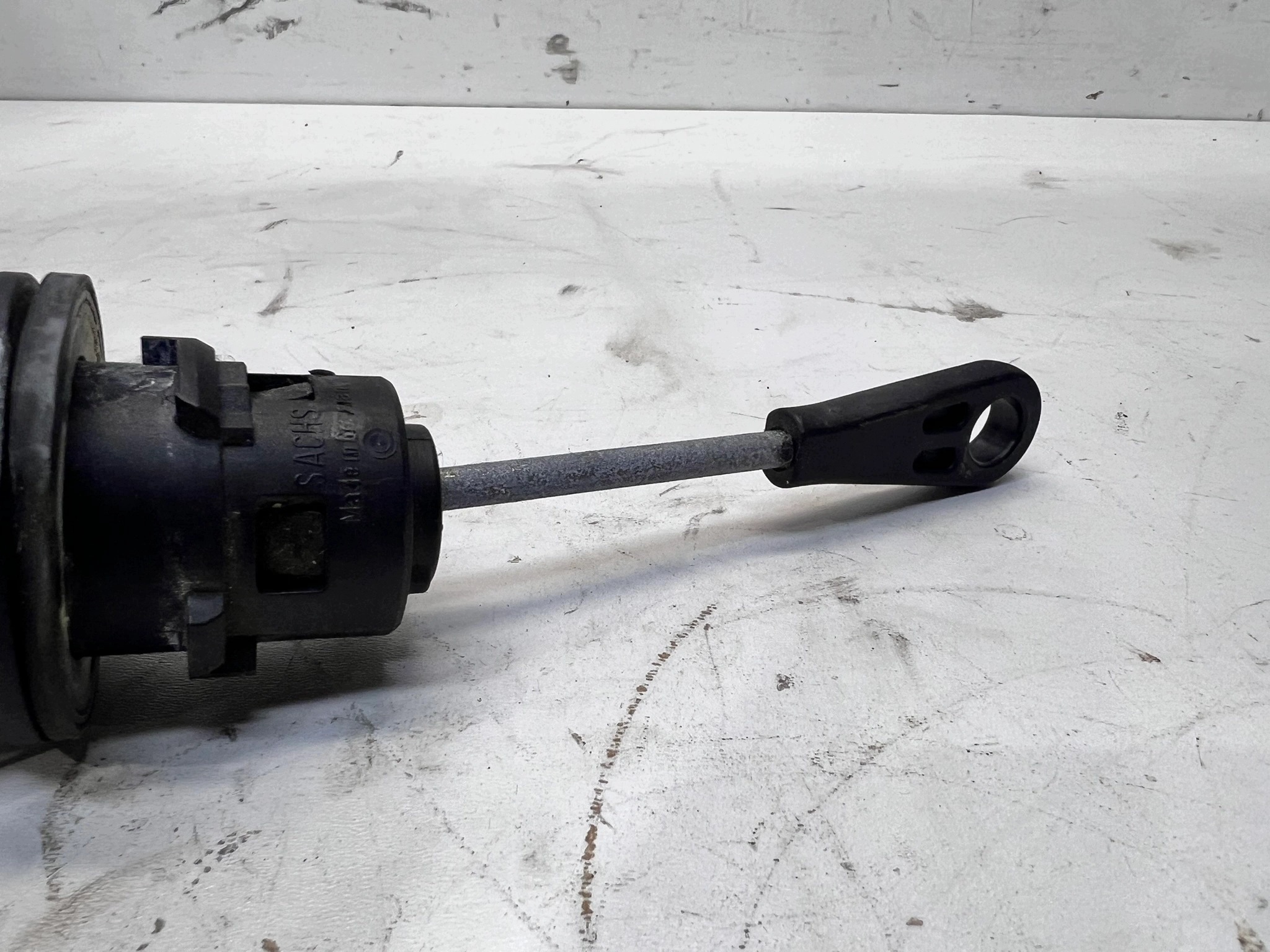 pompe embrayage AUDI A4 B8 A5 8T Q5 8K2721401B