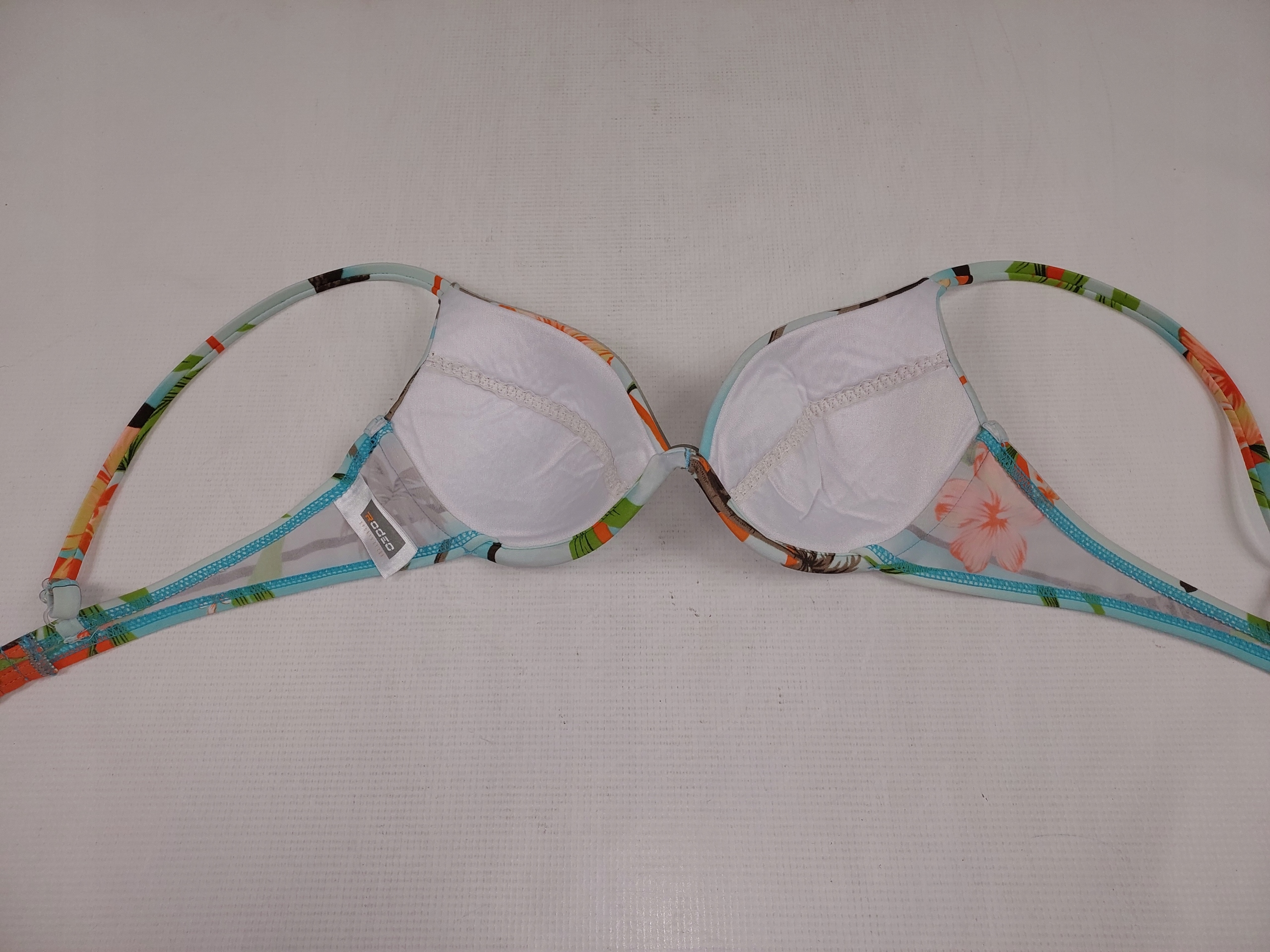 Biustonosz góra od bikini C&A r 36 Model 00