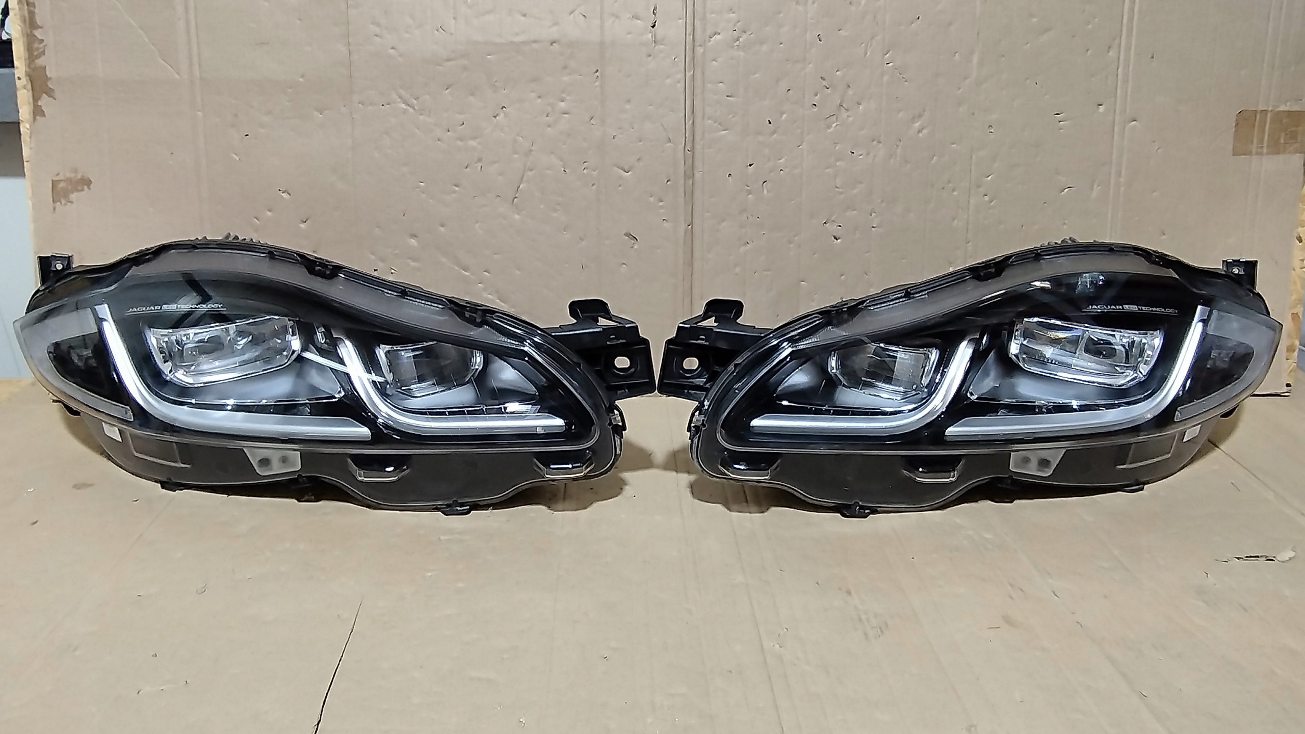 Фара JAGUAR XJ X351 ПОВНИЙ КОМПЛЕКТ LED ЛІВА ПРАВА В ЗБОРІ Fw93-13w030-ЦЦ