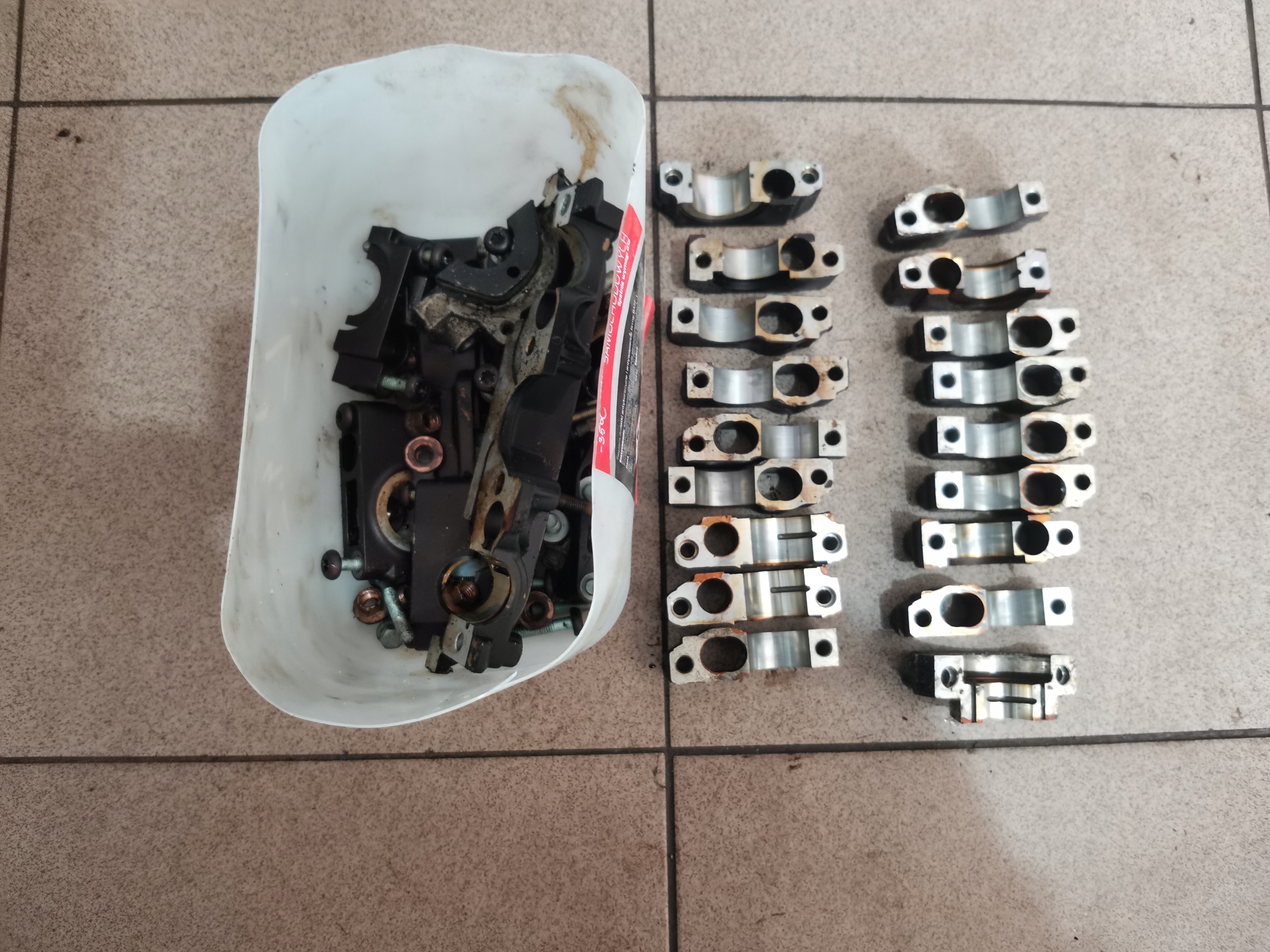 Підніжка распредвала AUDI S4 S6 4.2 V8