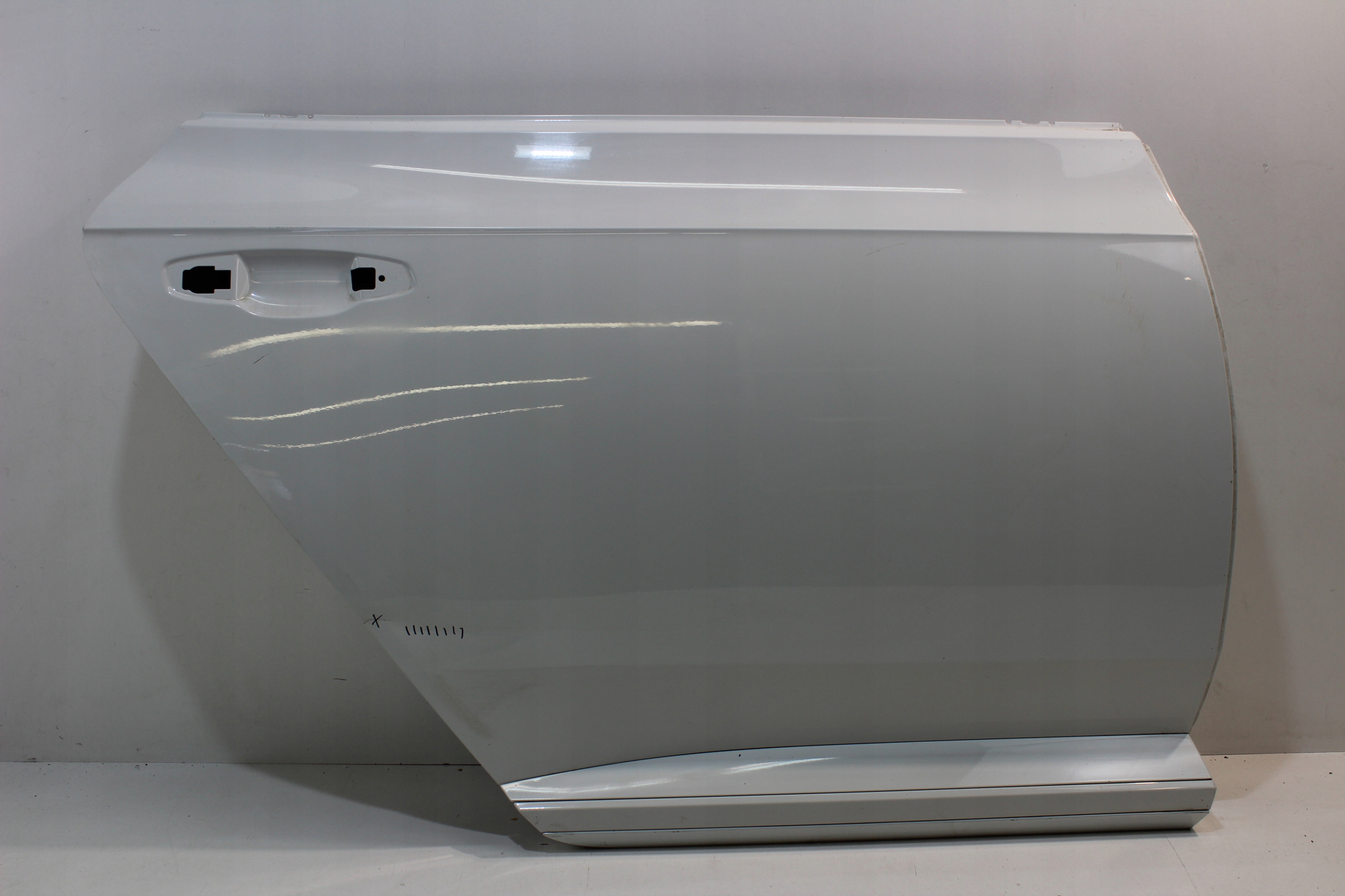 ДВЕРІ ПРАВЕ ЗАД. VW ARTEON ДУЖЕ ХОРОШИЙ BIALEg8833312d