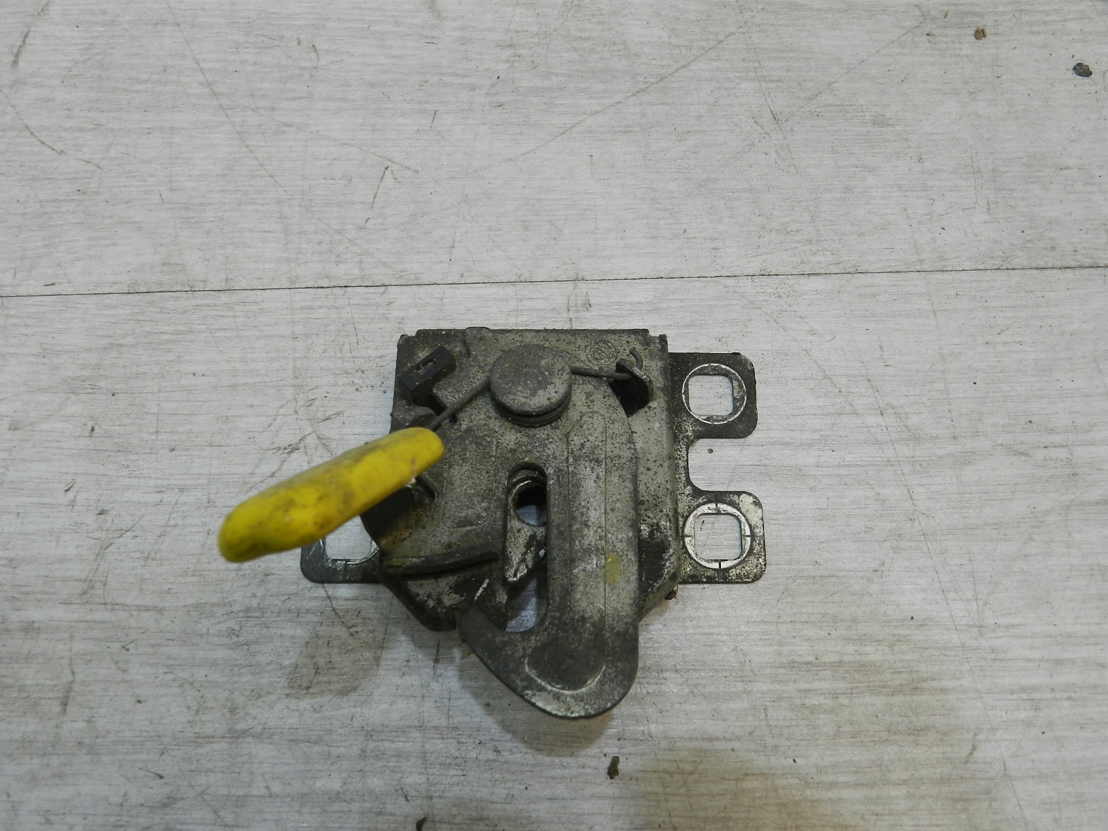 LANCIA DELTA III ZAMEK RYGIEL MASKI PRZÓD LANCIA DELTA III ZAMEK RYGIEL ...