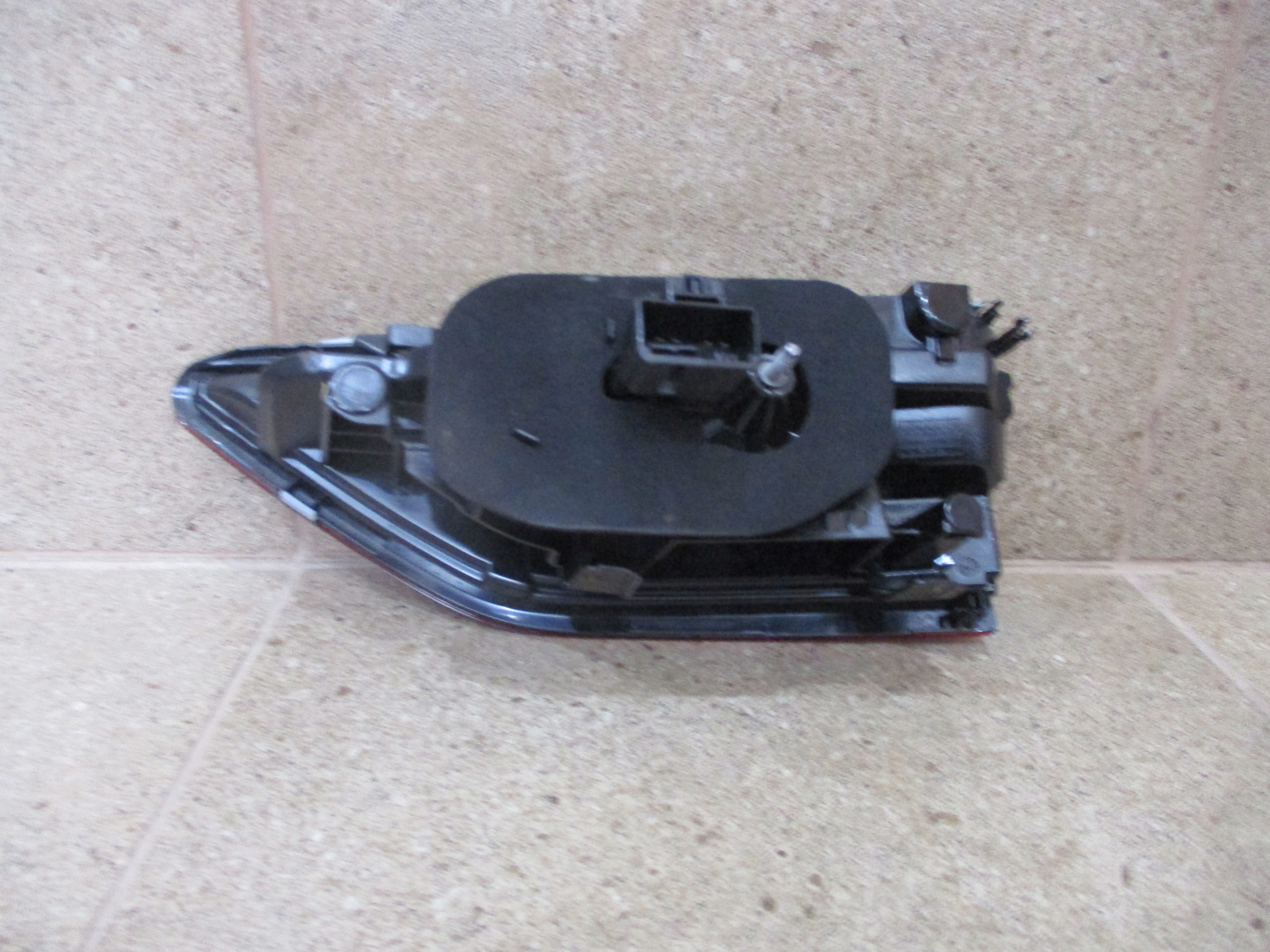 VW GOLF VIII 5H0 light left rear to the bonnet