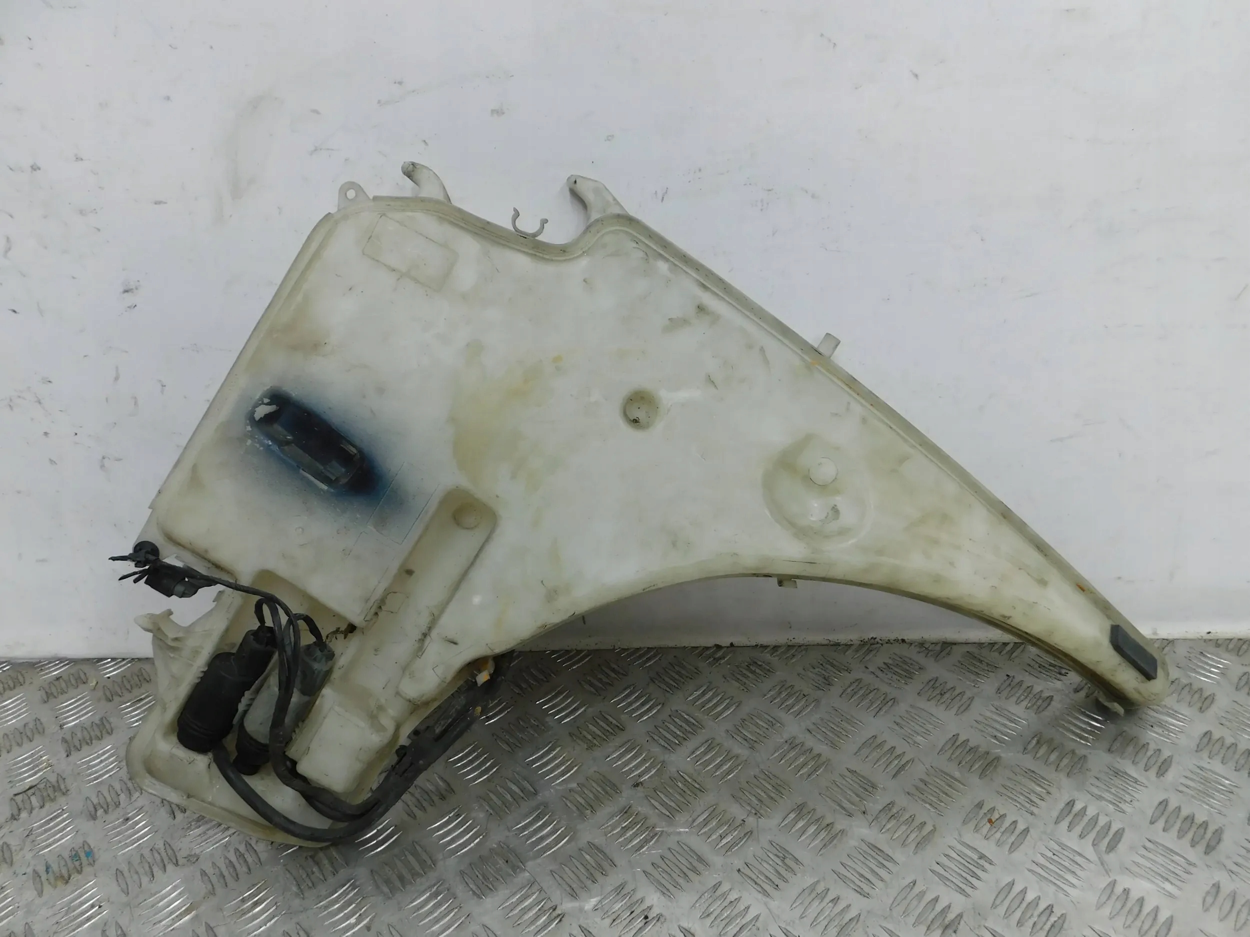 washer fluid tank BMW 3 E91 KOMBI