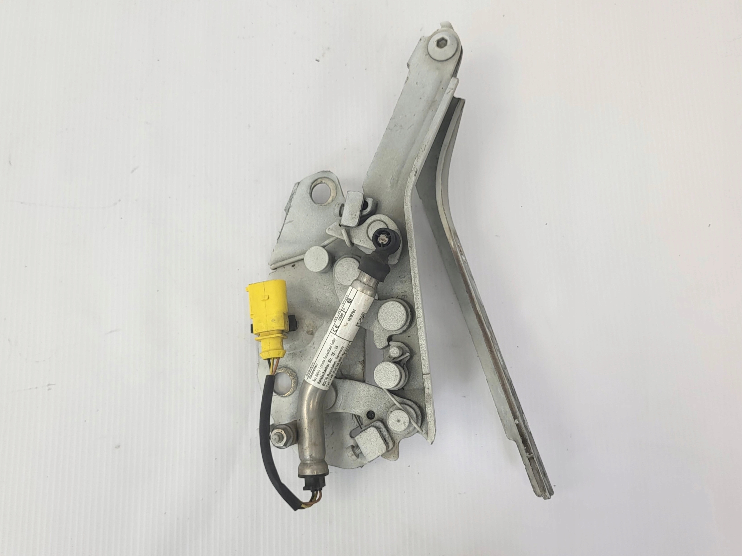 Завіса петля лівий naboj VW Tiguan II 2016r 2.0 TDI Lc9a