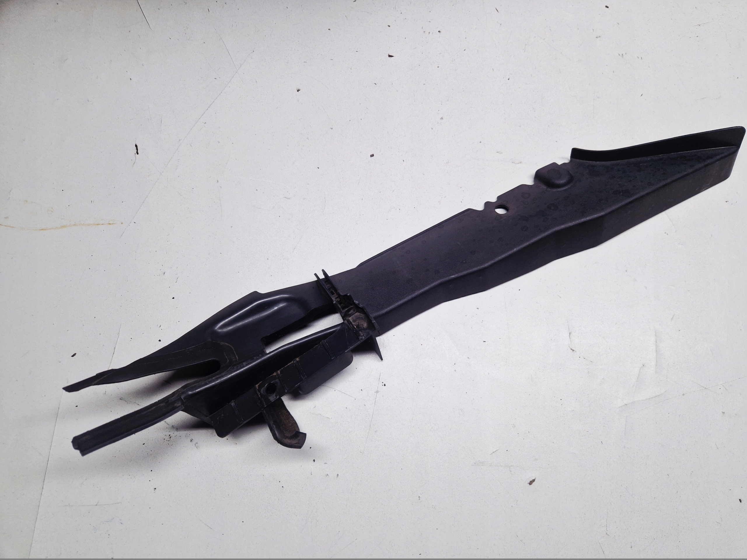 kryt blatníku levá FORD FOCUS MK2 LIFT 8M51-A02477-AB